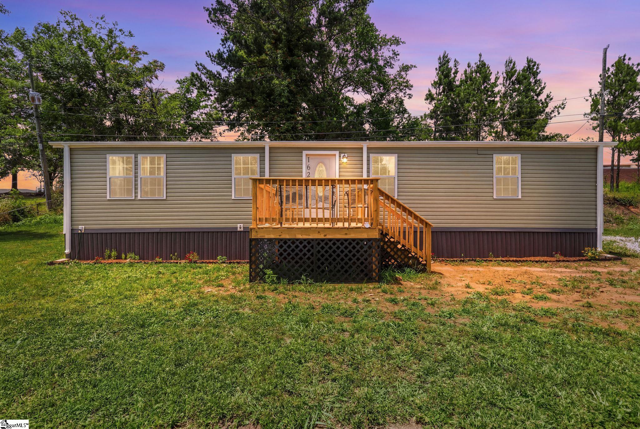 162 Crest Circle Property Photo 4