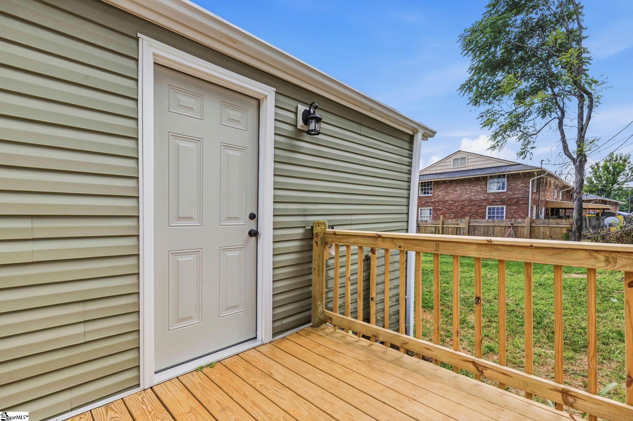 162 Crest Circle Property Photo 10