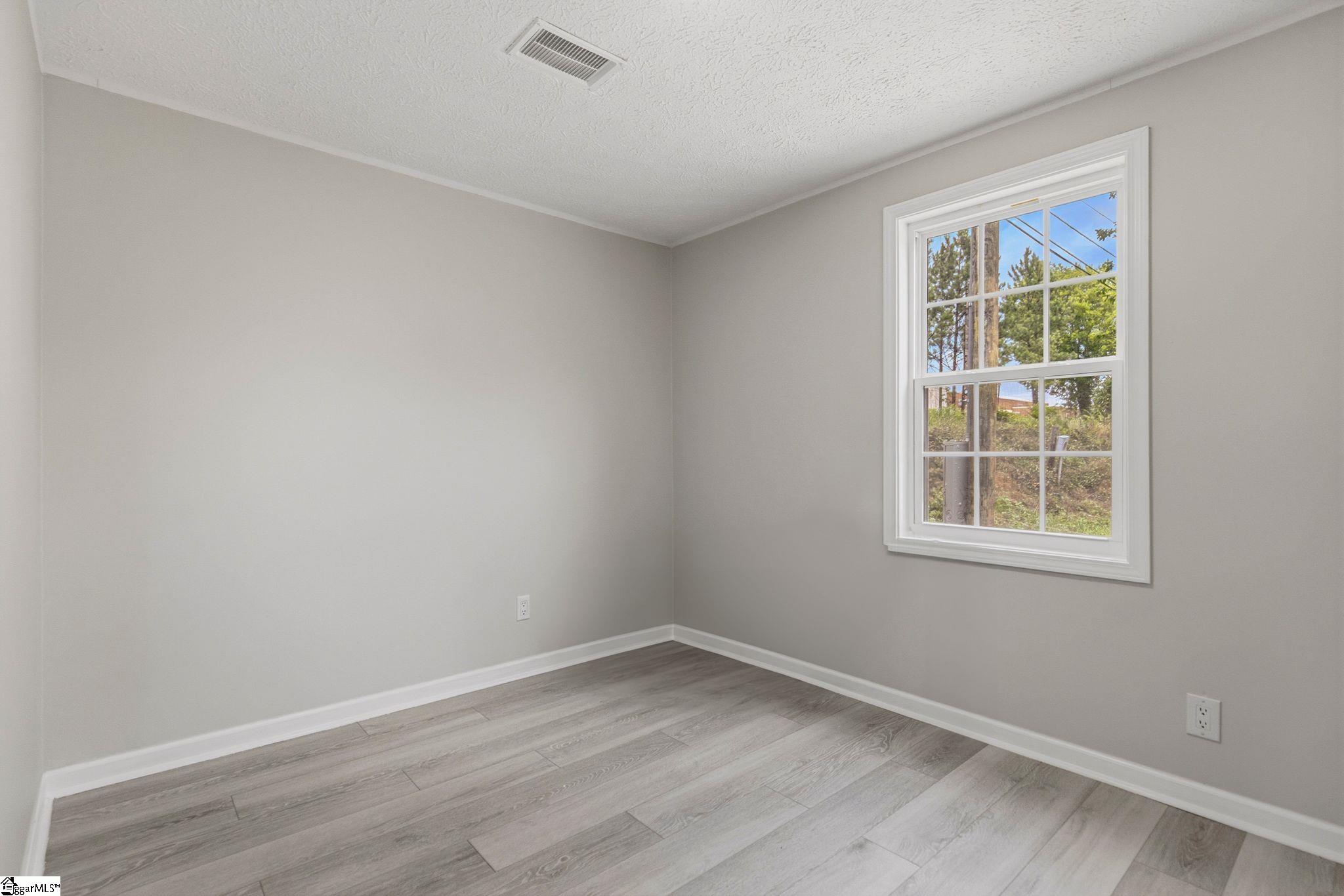 162 Crest Circle Property Photo 14