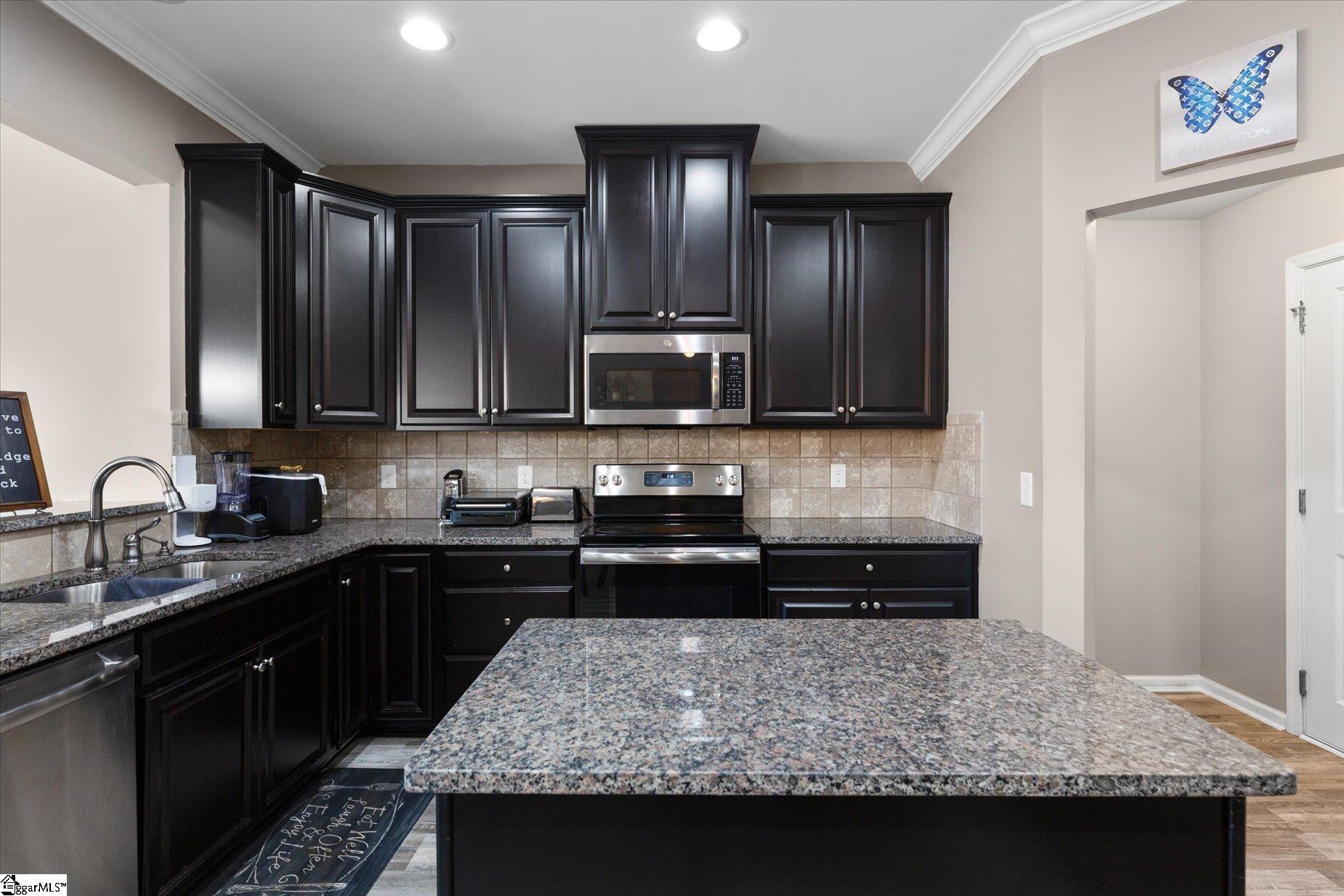 901 Deephallow Place Property Photo 14