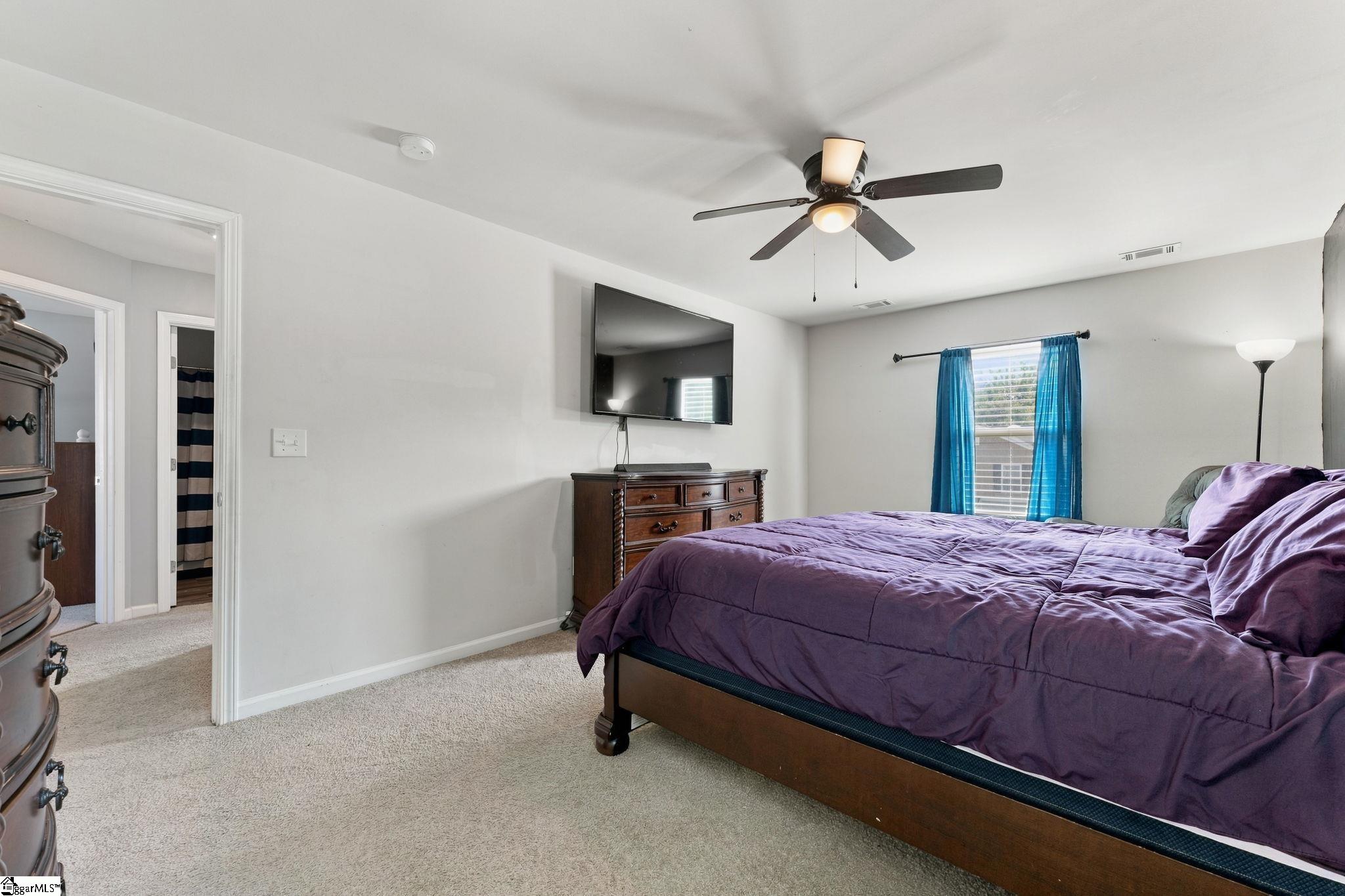 322 Long Grove Lane Property Photo 12