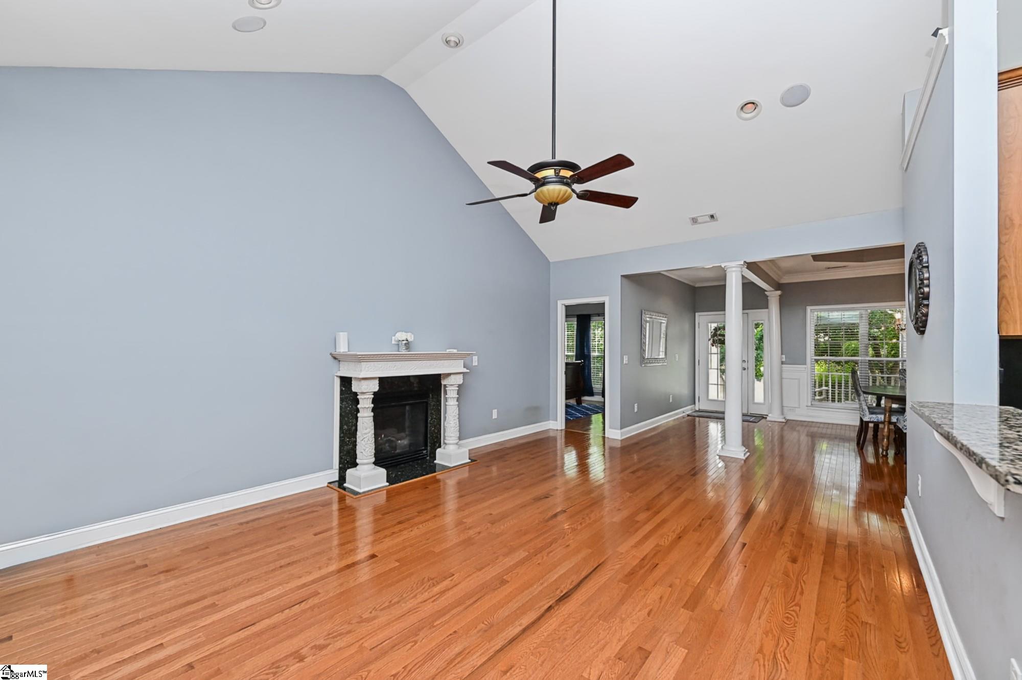 300 Gladstone Way Property Photo 5