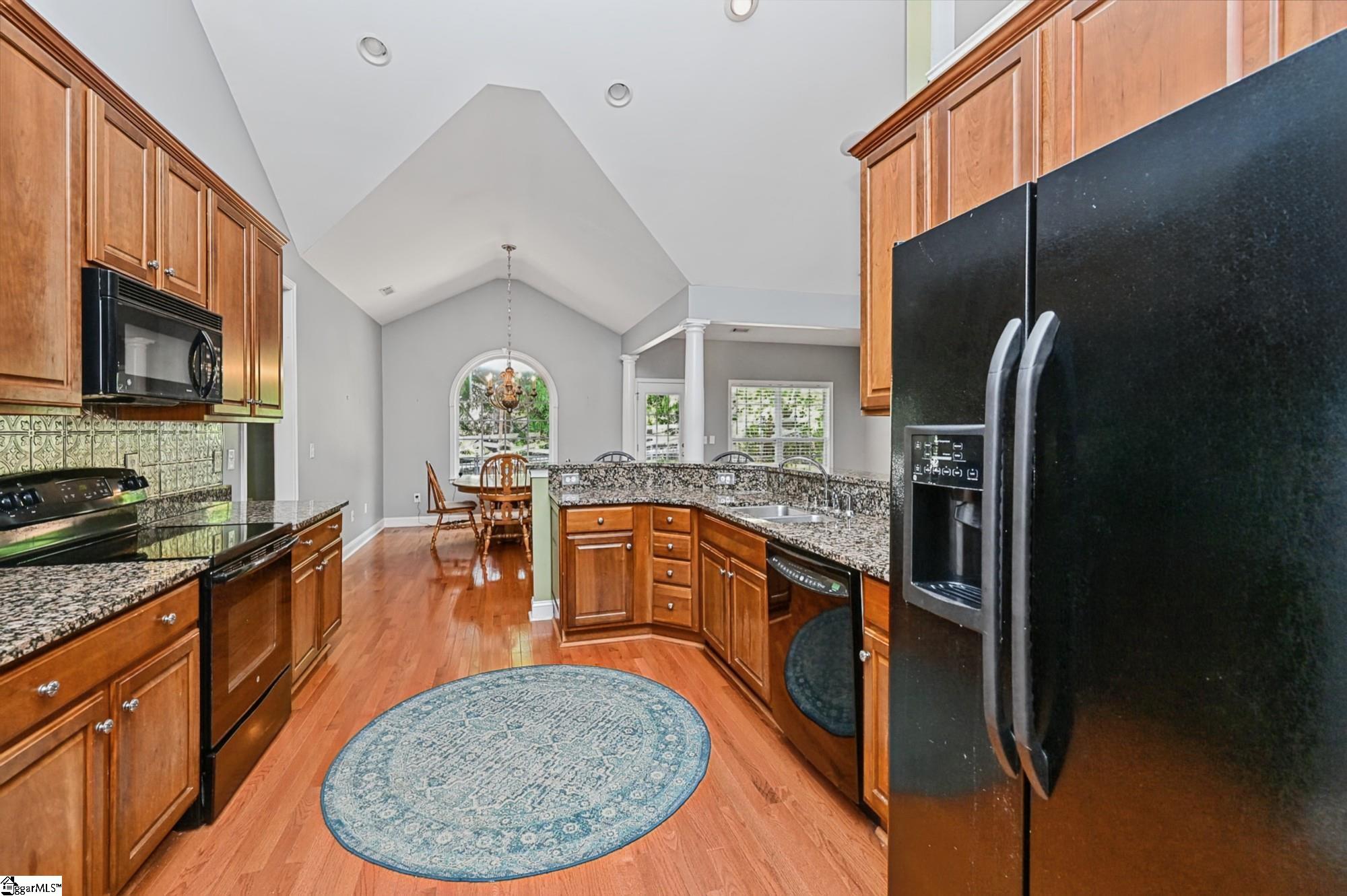 300 Gladstone Way Property Photo 12