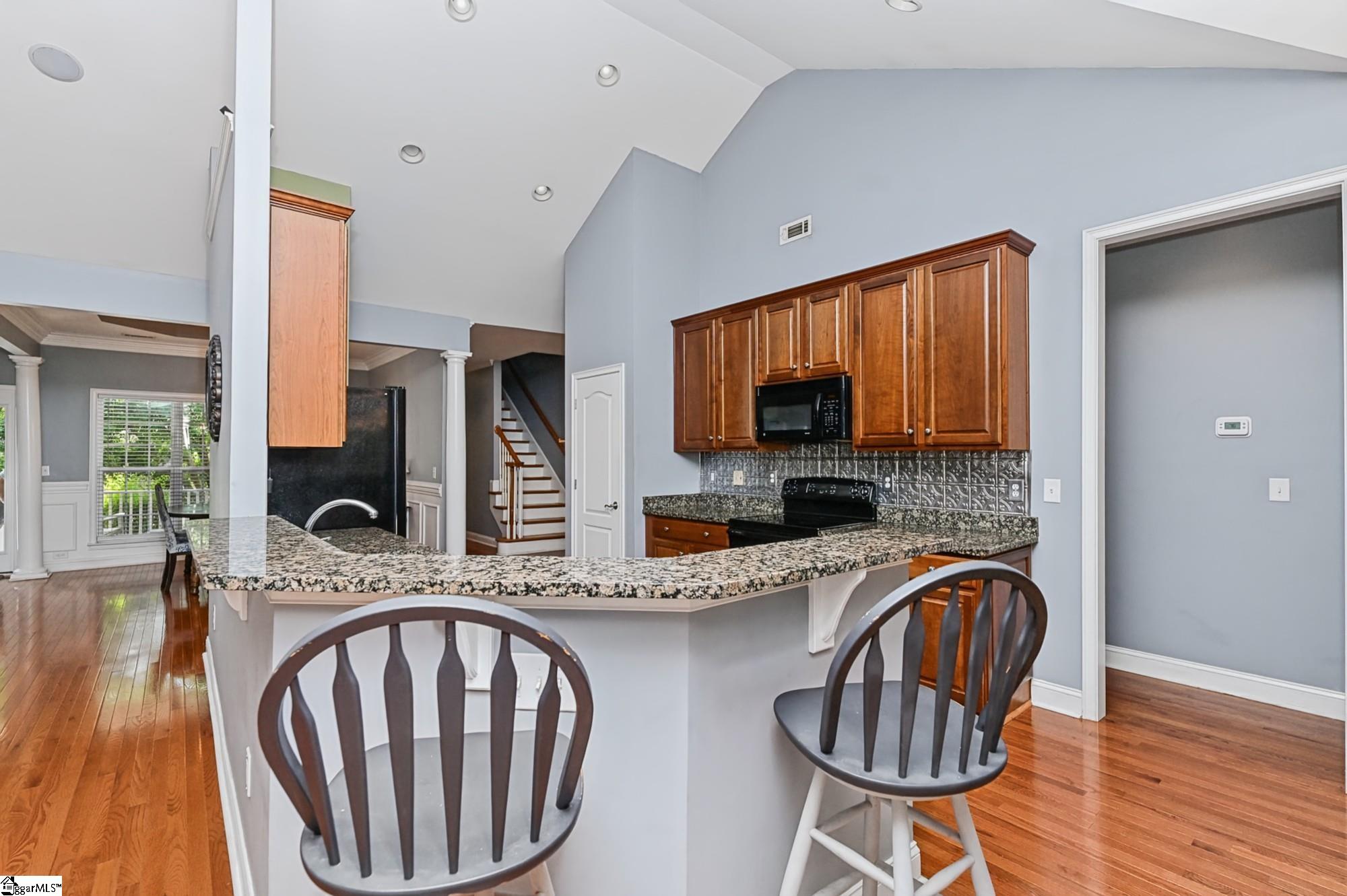 300 Gladstone Way Property Photo 13