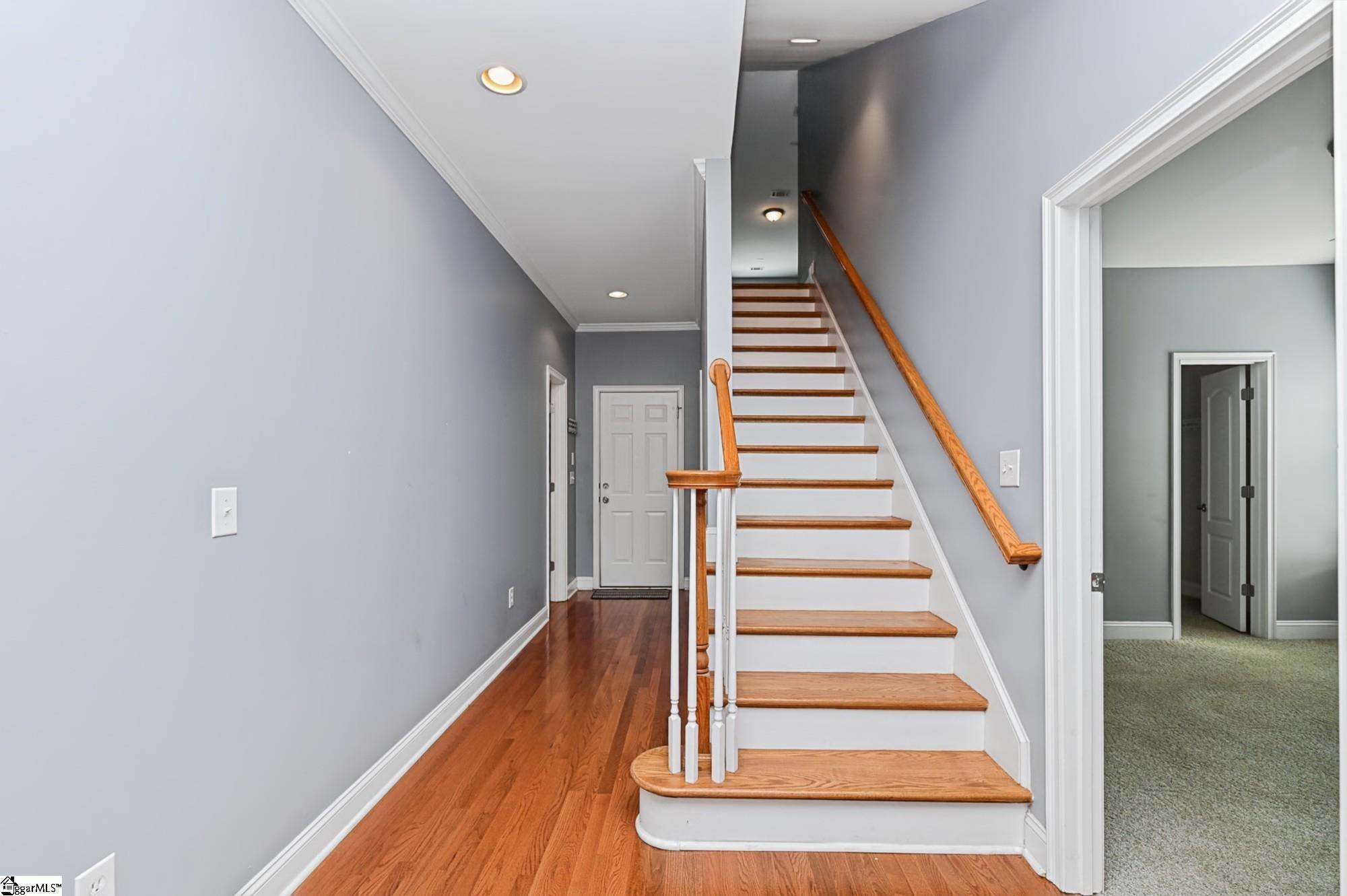 300 Gladstone Way Property Photo 28