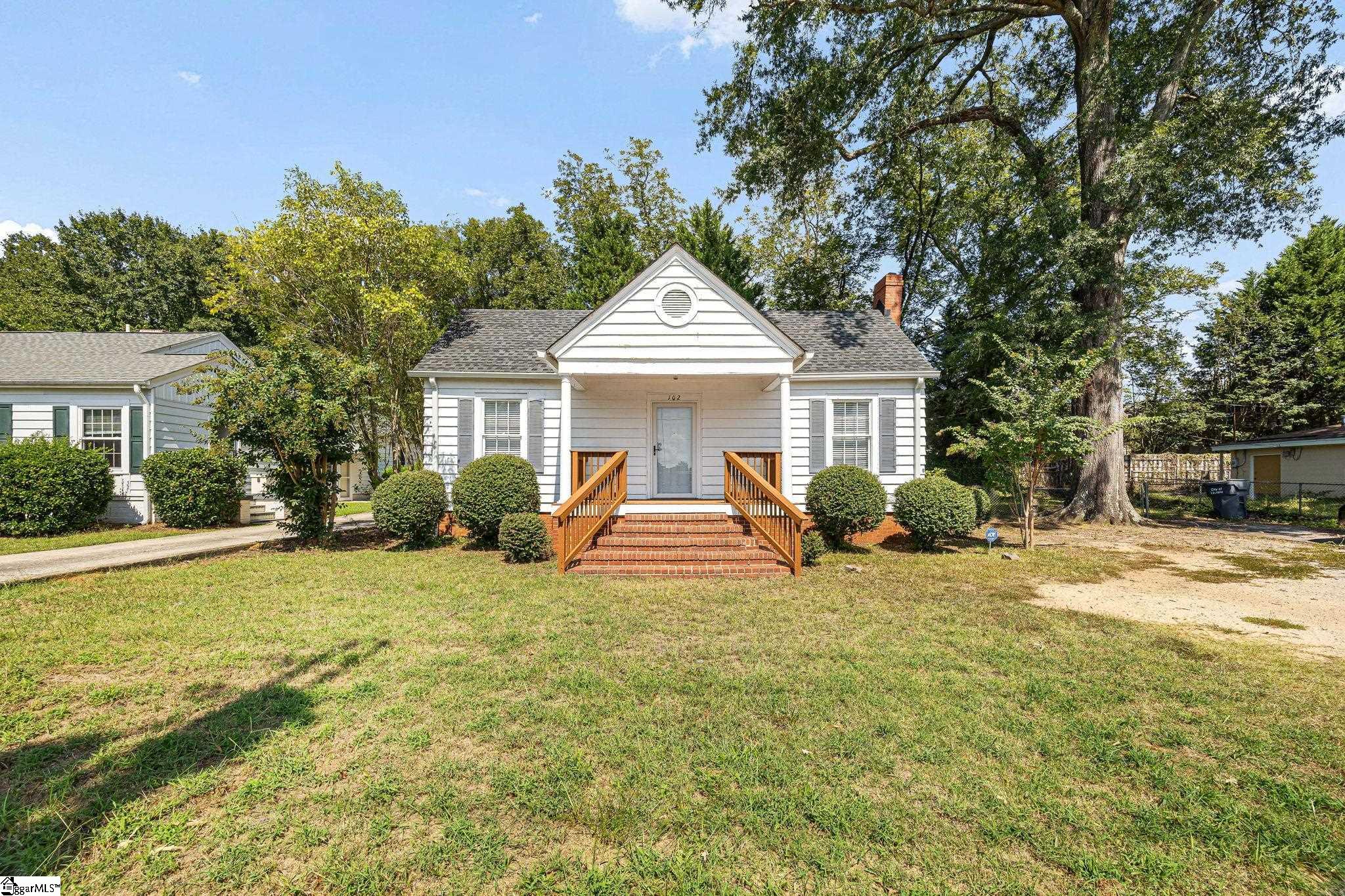102 W Farley Avenue Property Photo 1