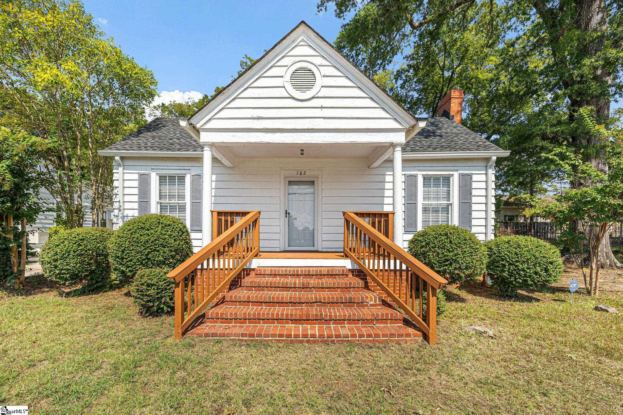 102 W Farley Avenue Property Photo 3