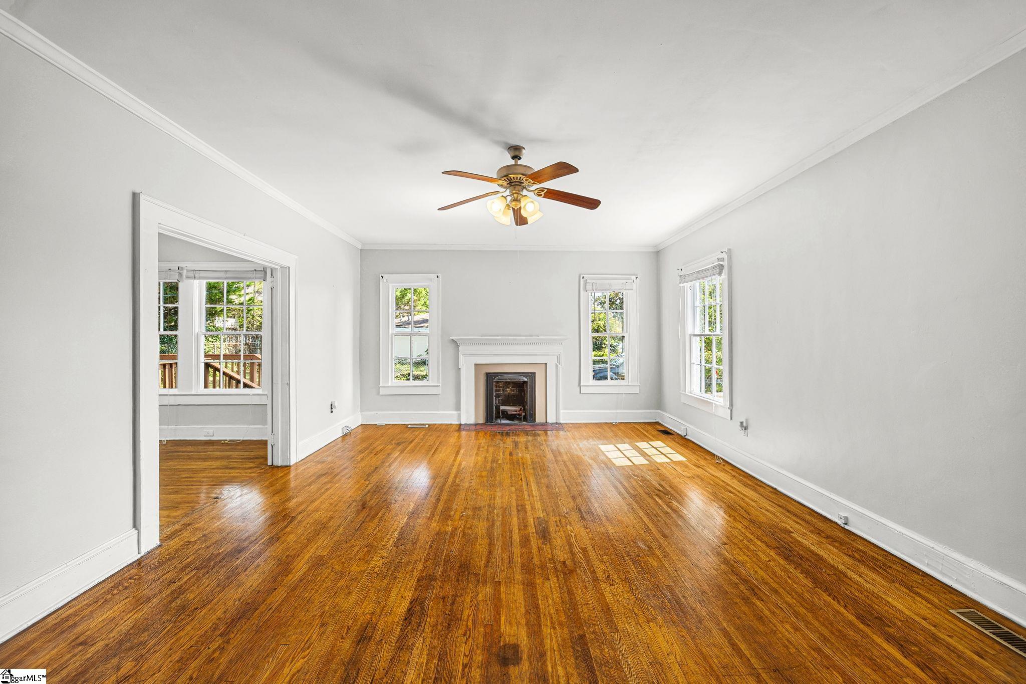 102 W Farley Avenue Property Photo 6