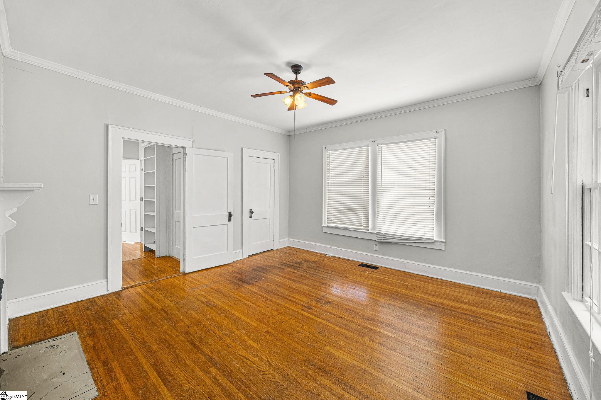 102 W Farley Avenue Property Photo 13
