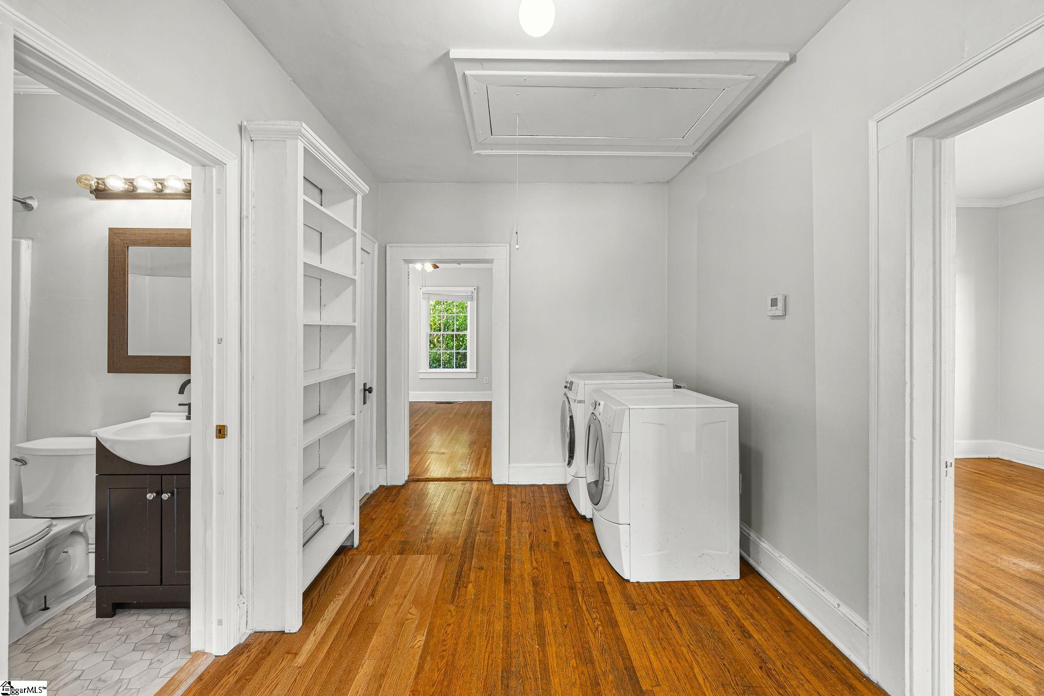 102 W Farley Avenue Property Photo 16