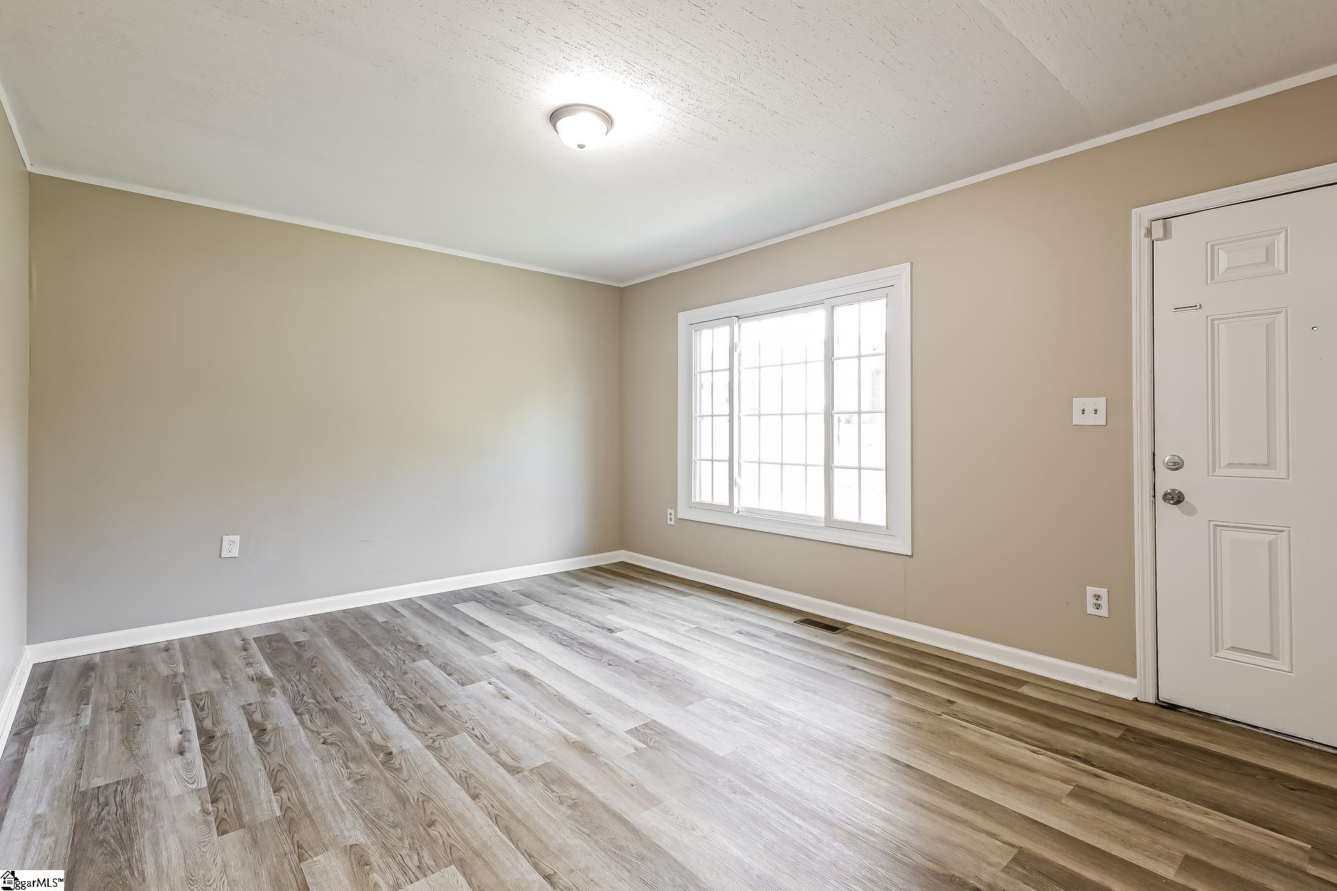 105 Short Street Property Photo 3