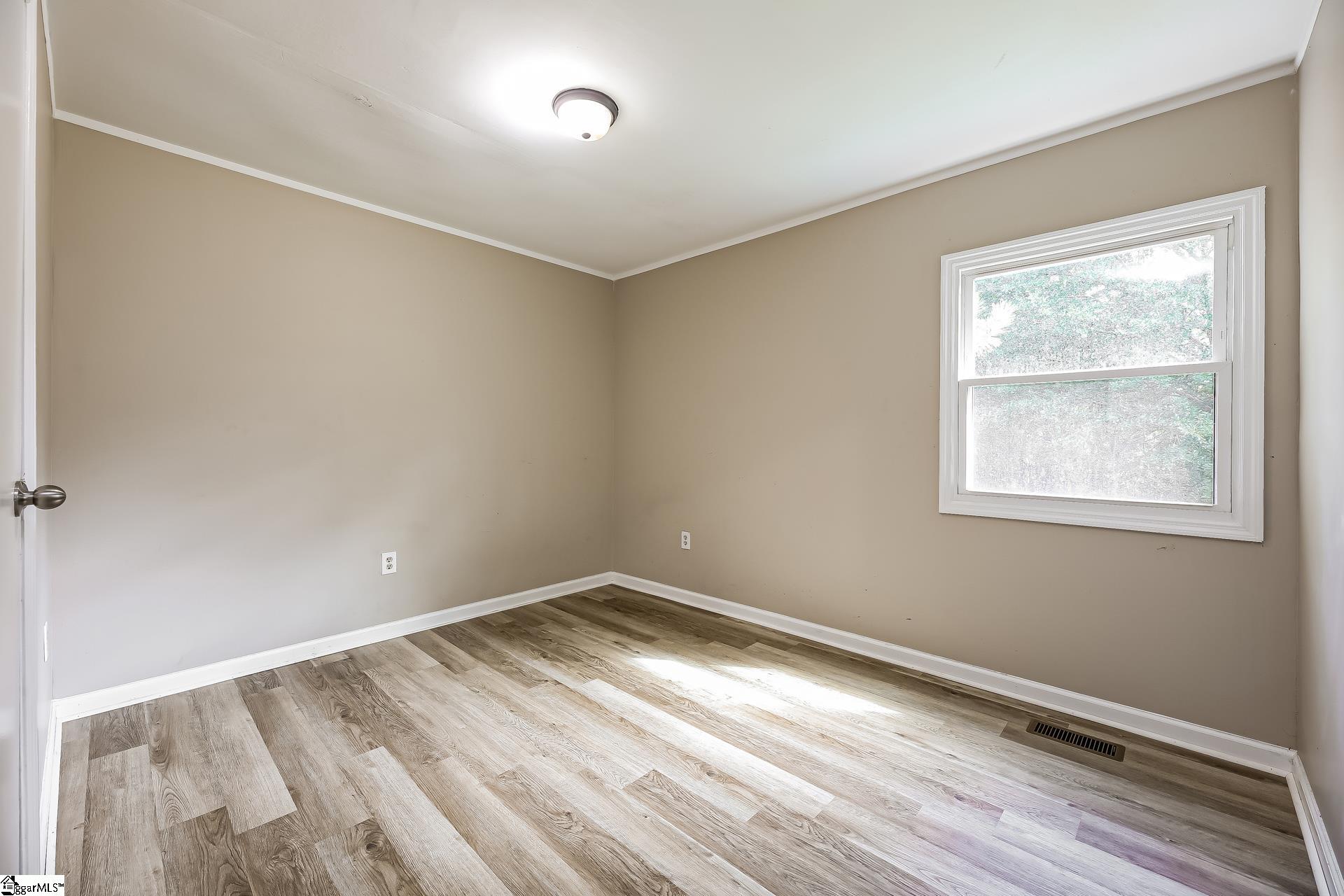 105 Short Street Property Photo 4