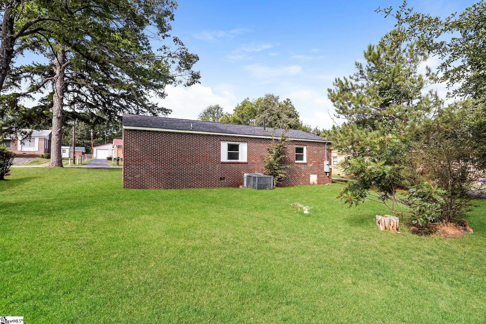 105 Short Street Property Photo 5