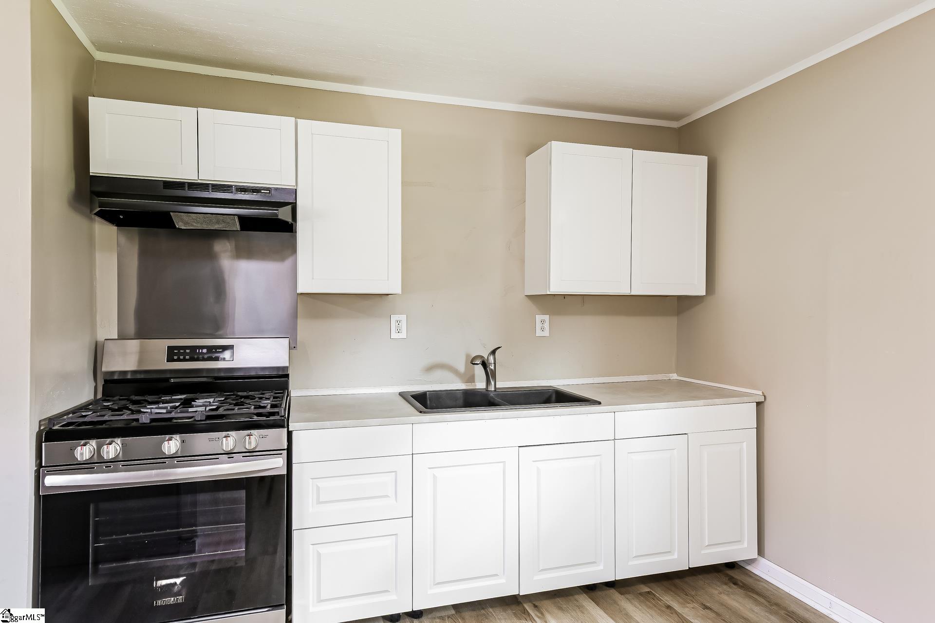 105 Short Street Property Photo 7