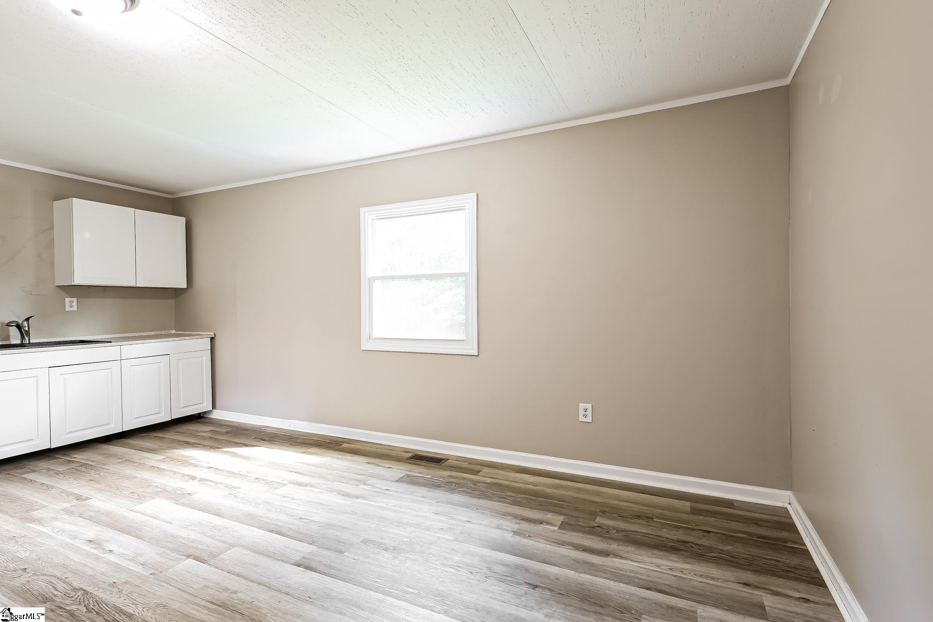 105 Short Street Property Photo 8