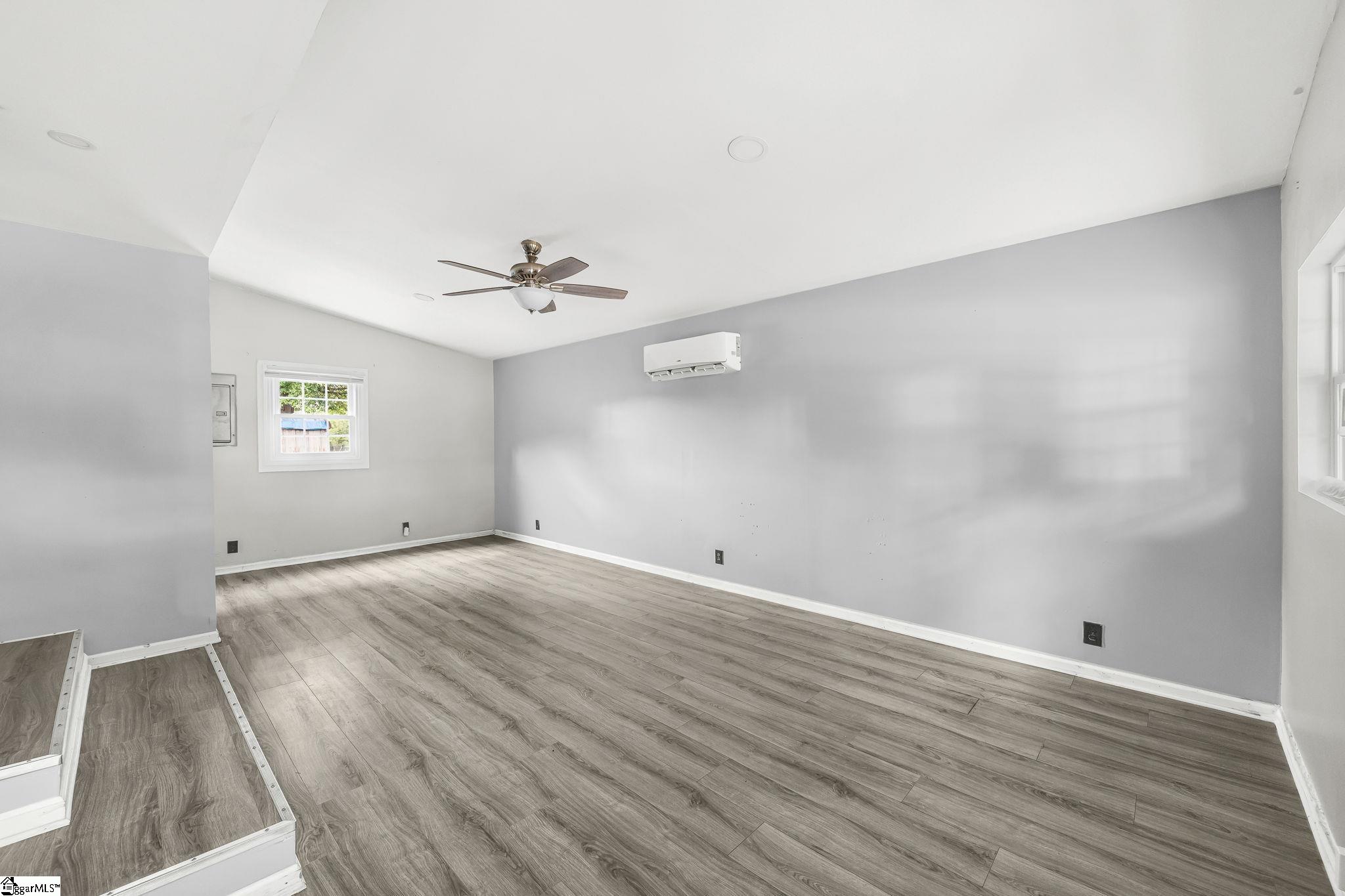 100 Basin Drive Property Photo 4