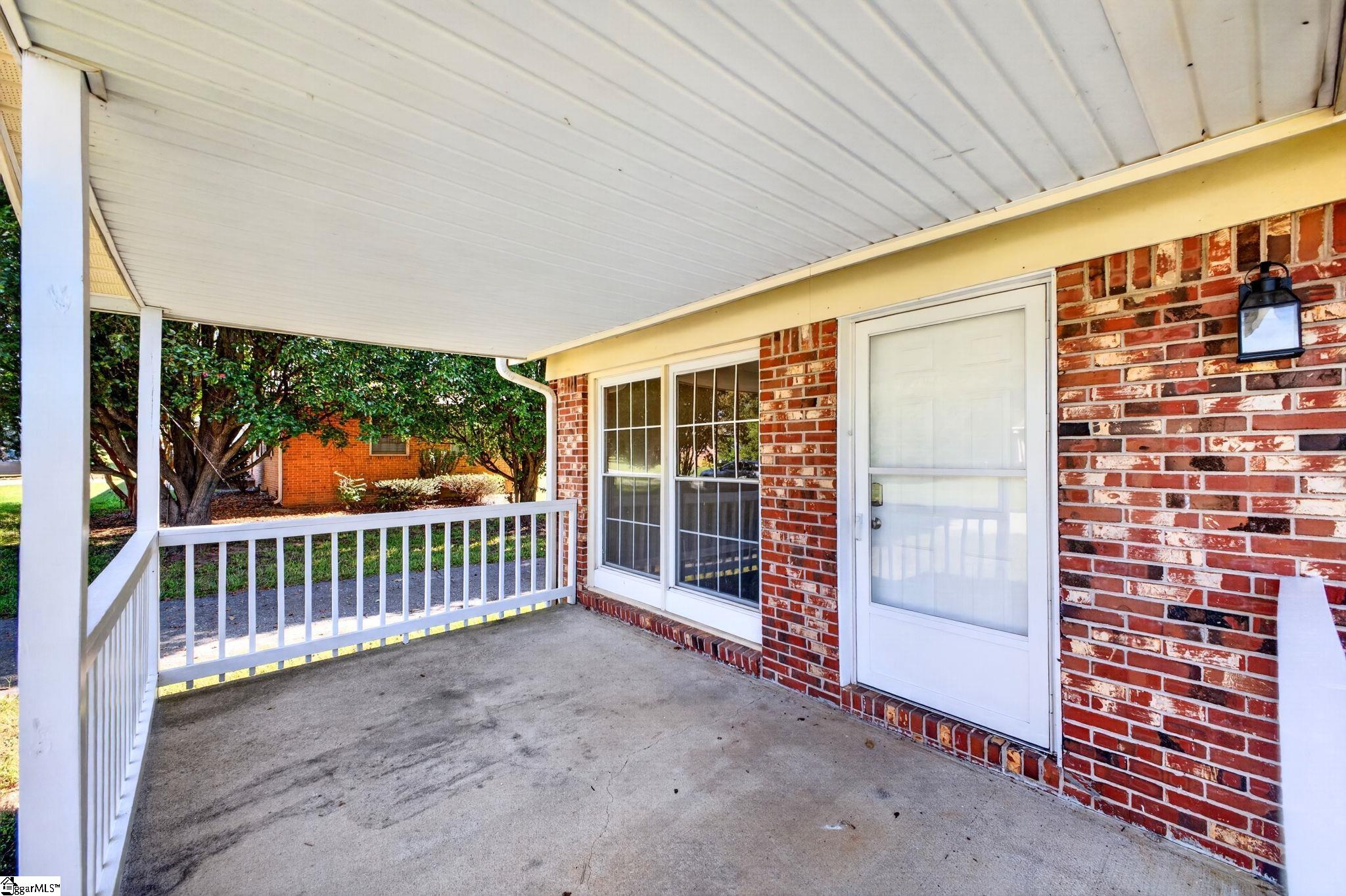 109 Old Farm Road Property Photo 3