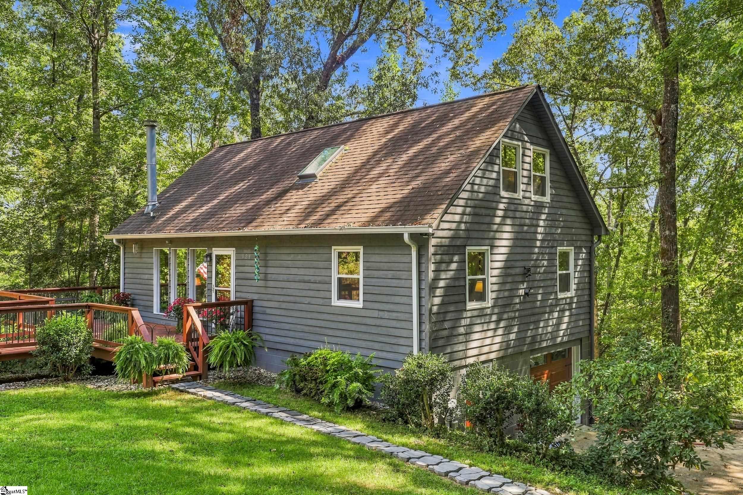 121 Fulda Court Property Photo 1