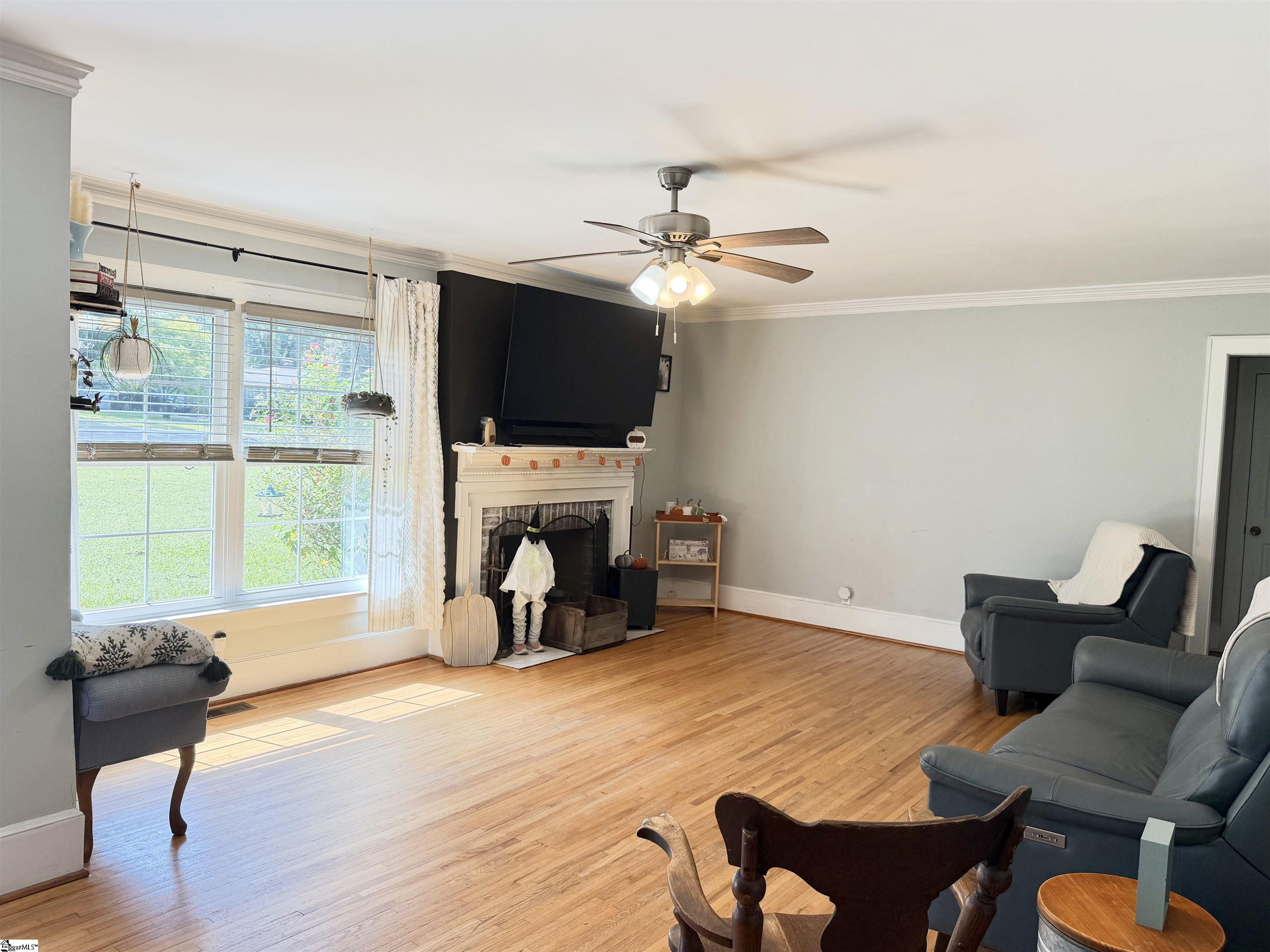 16 Washington Circle Property Photo 2