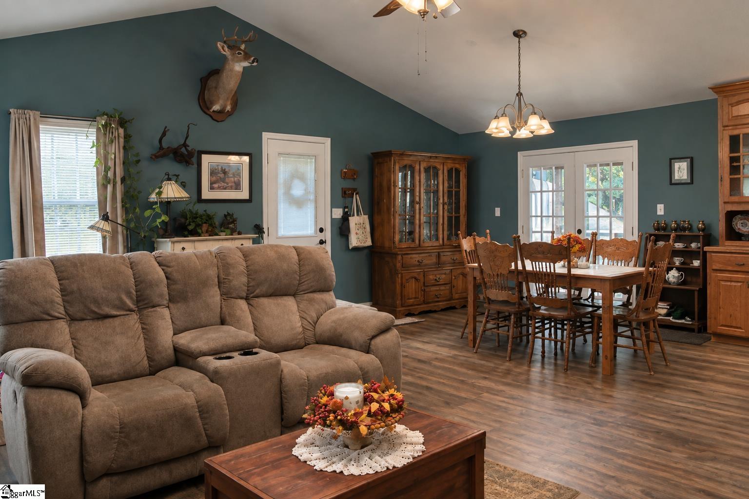 636 Highway 17 Property Photo 3