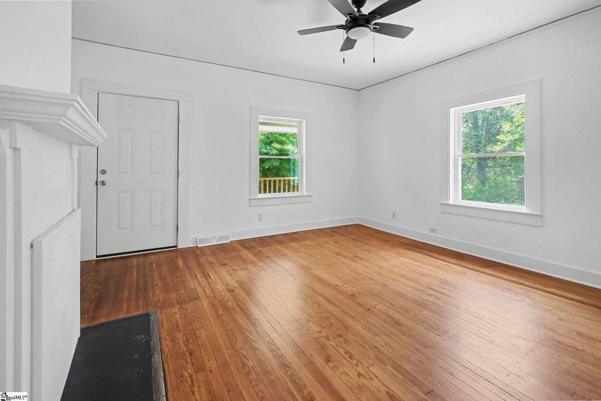 586 Hickory Drive Property Photo 5