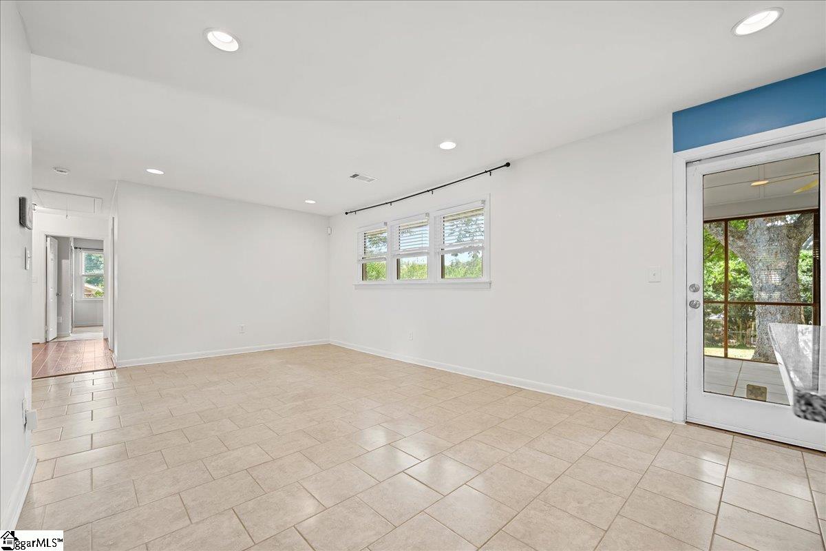 16 Starsdale Circle Property Photo 9