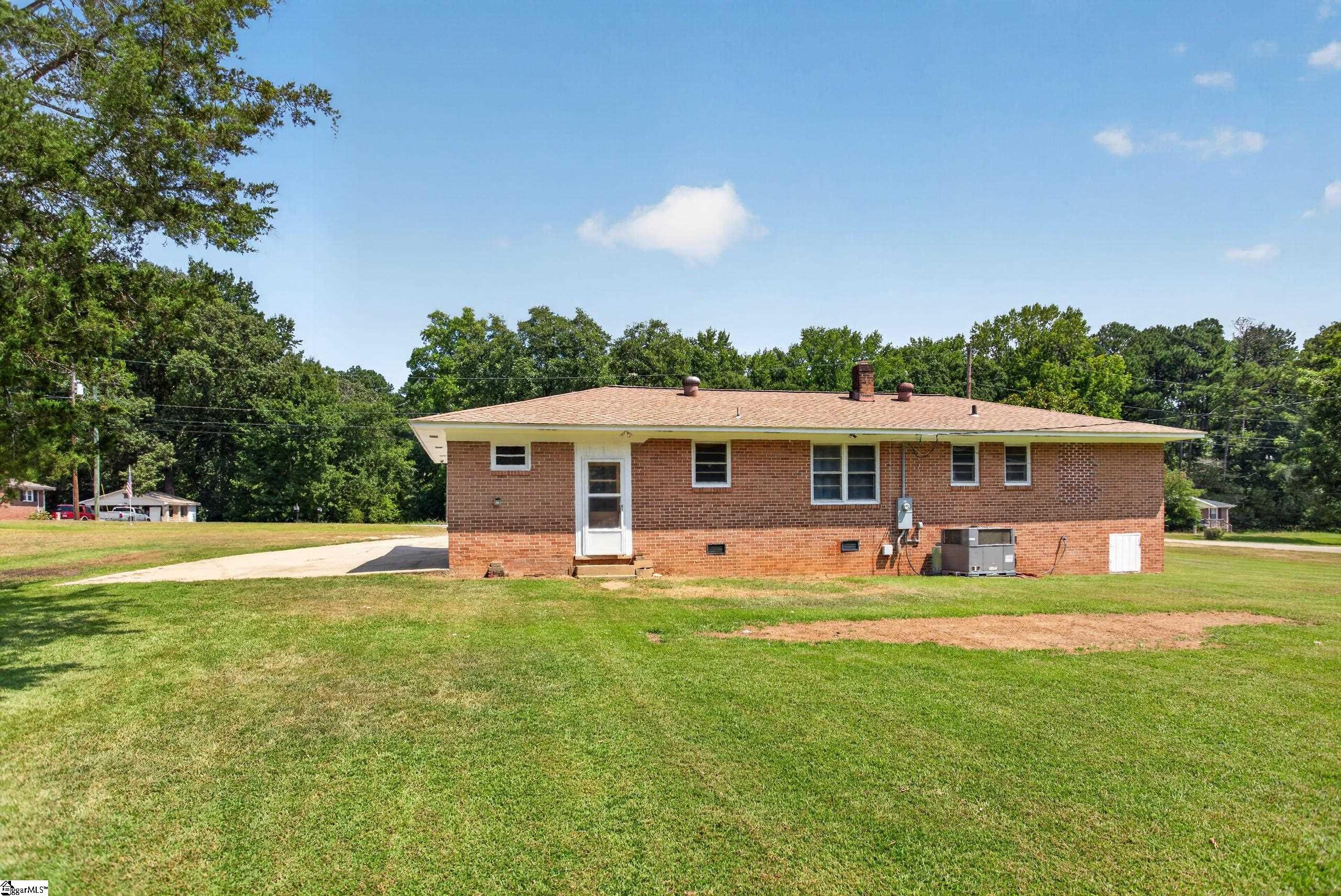 242 Sherwood Drive Property Photo 6