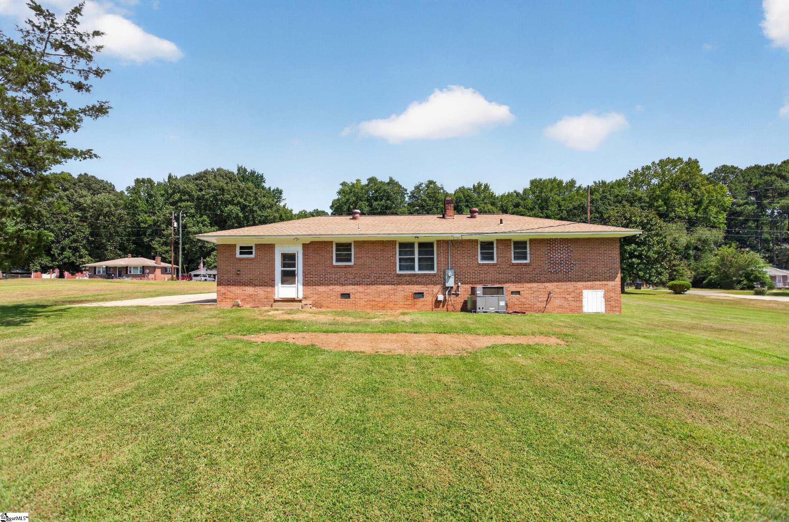 242 Sherwood Drive Property Photo 8