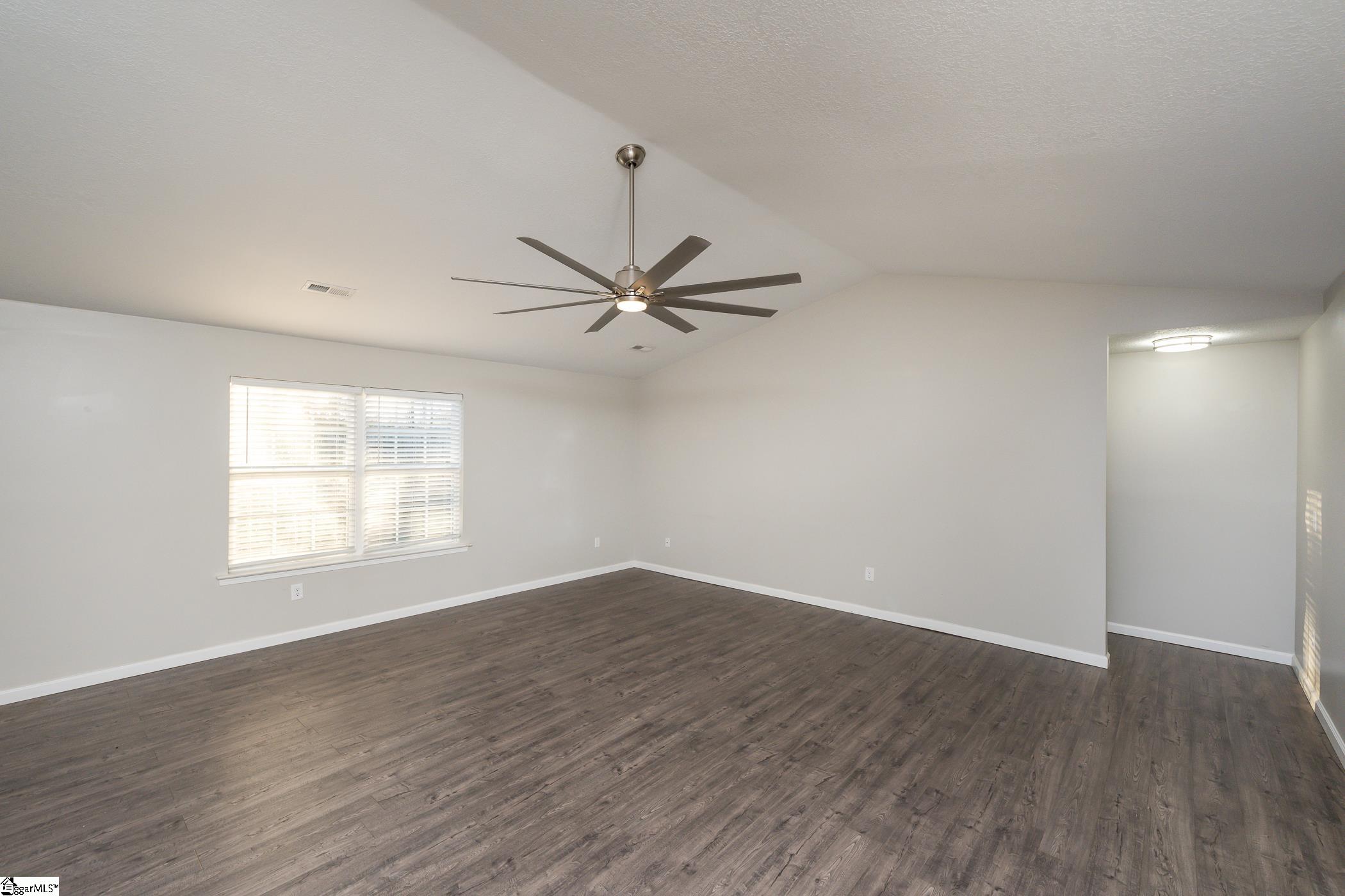100 Stevens Court Property Photo 4
