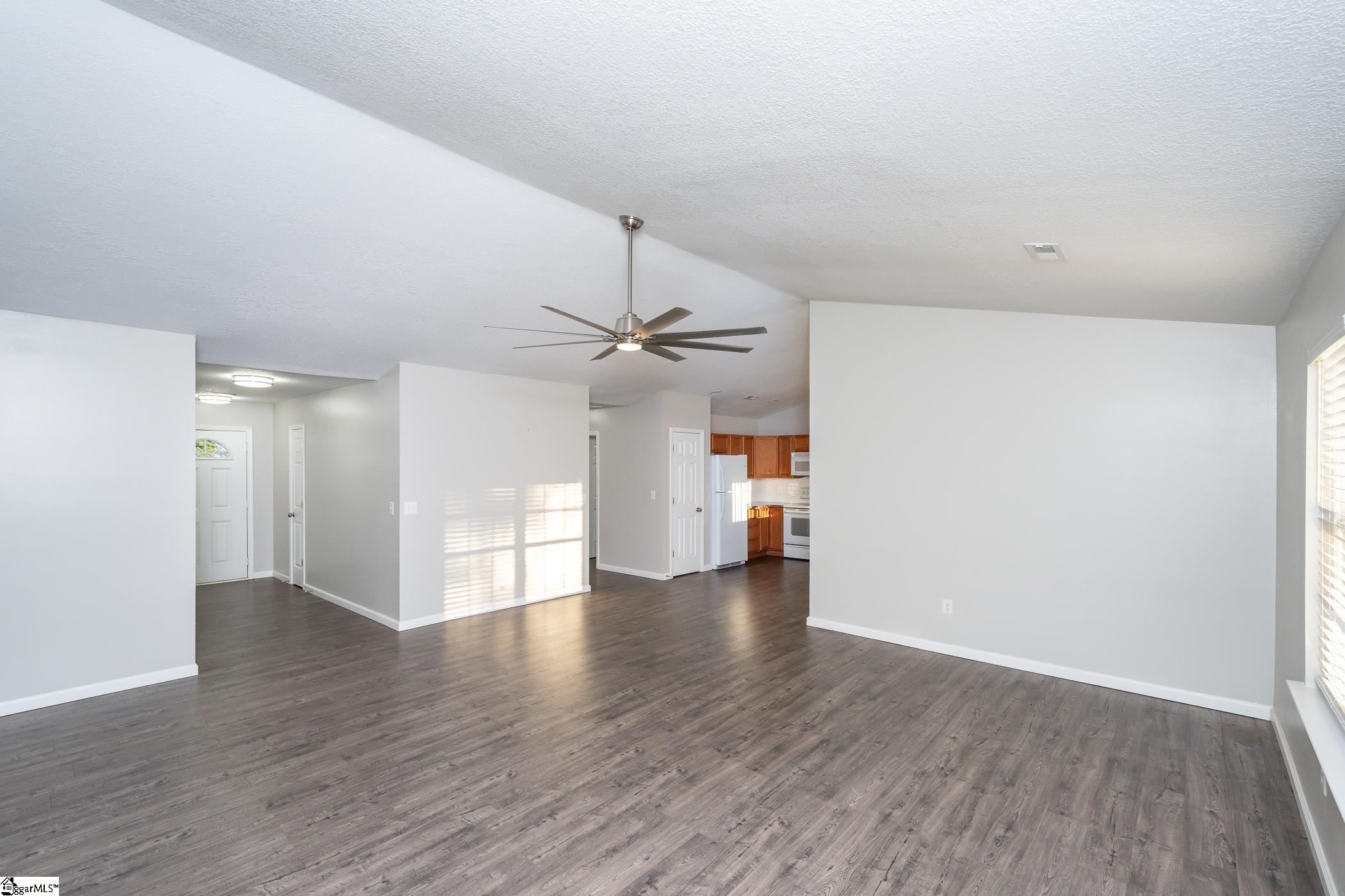 100 Stevens Court Property Photo 6