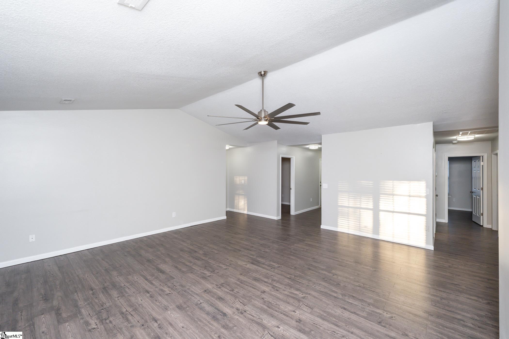 100 Stevens Court Property Photo 7