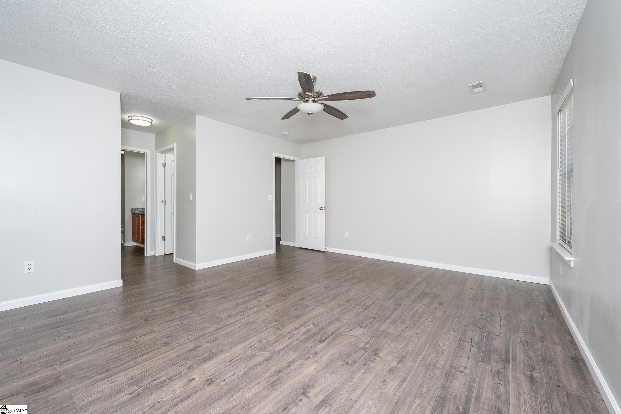 100 Stevens Court Property Photo 13