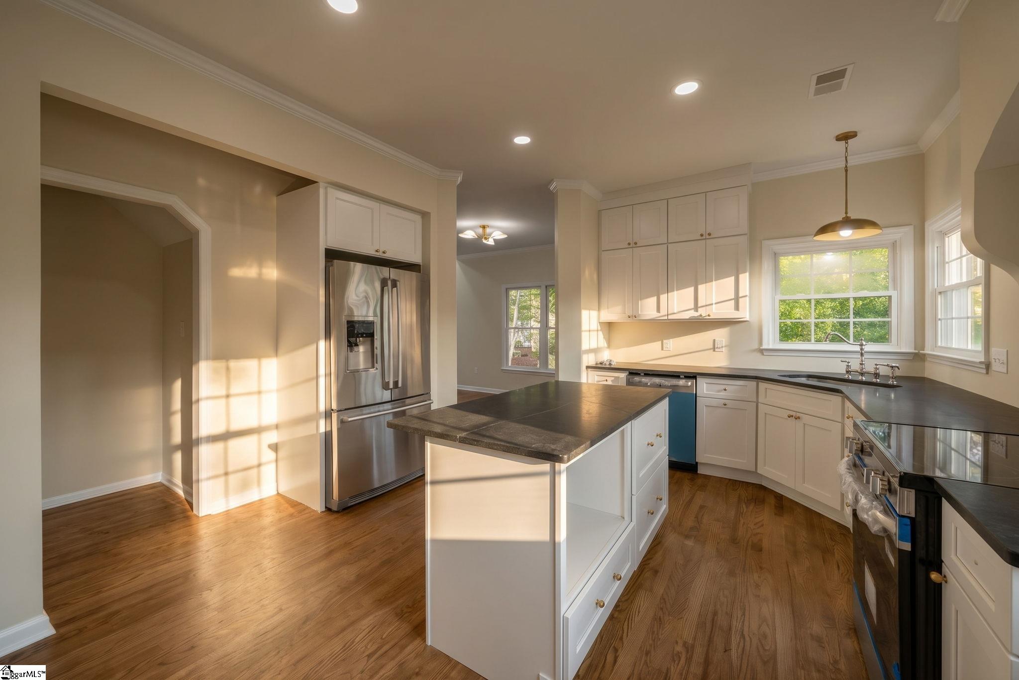 6 Moss Spring Court Property Photo 11