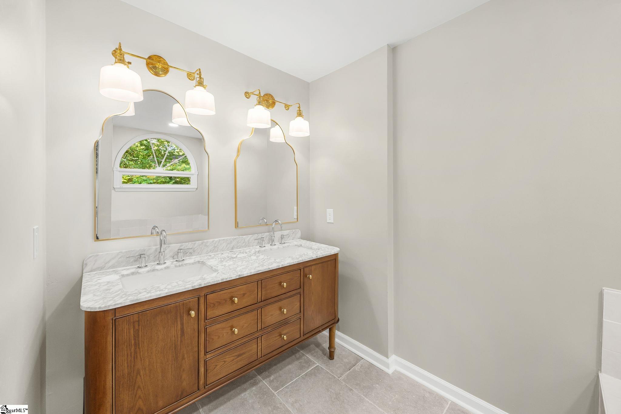 6 Moss Spring Court Property Photo 23