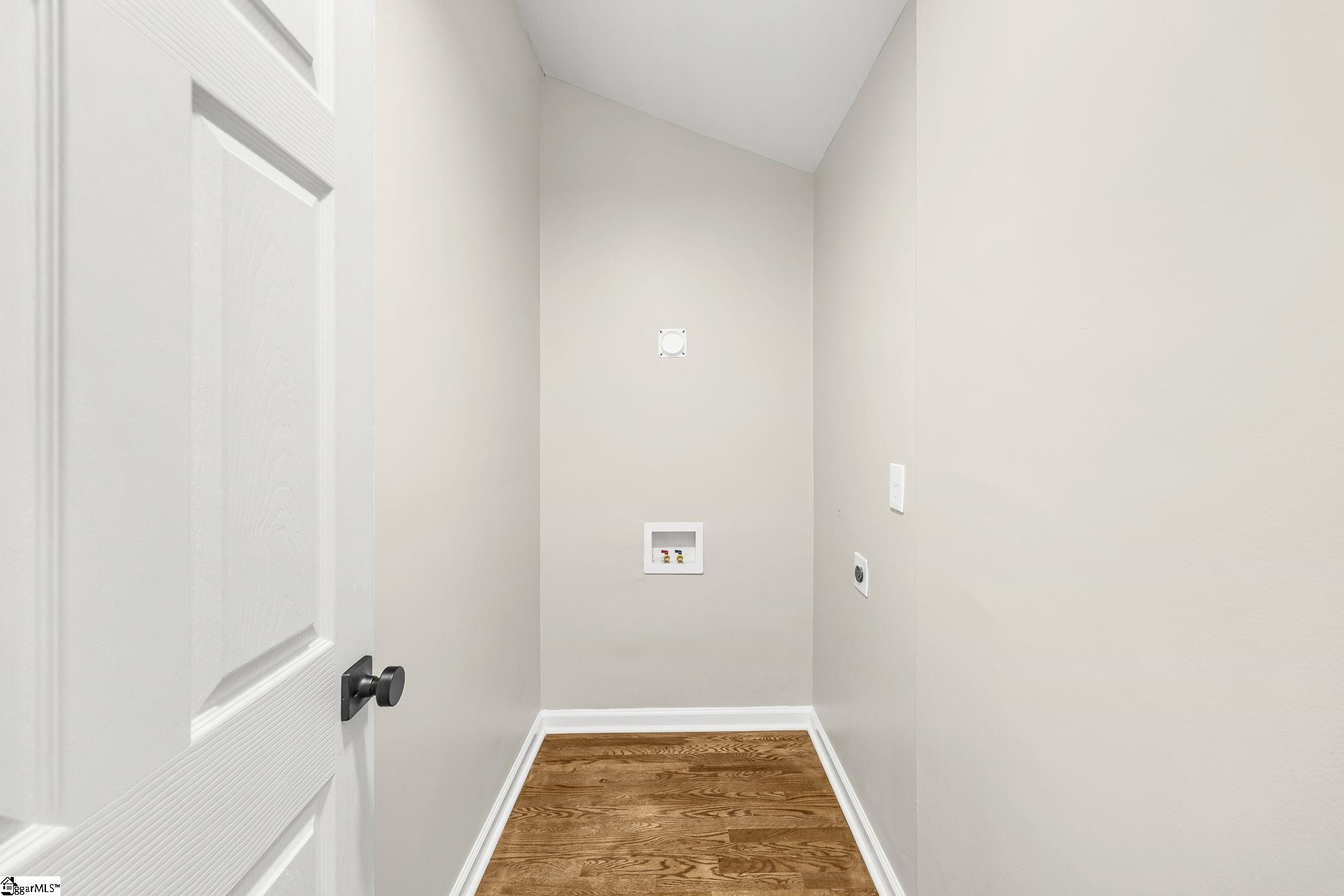 6 Moss Spring Court Property Photo 36