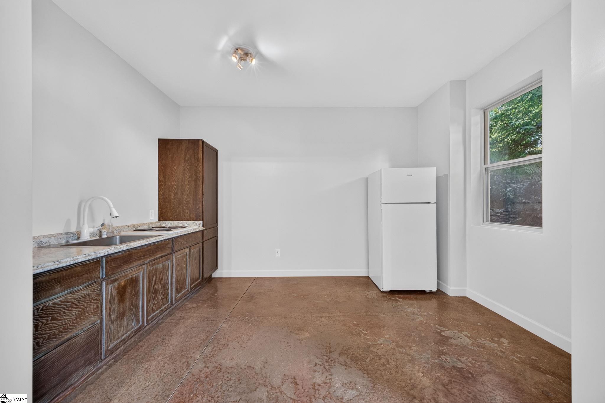 405 Rowley Court Property Photo 35