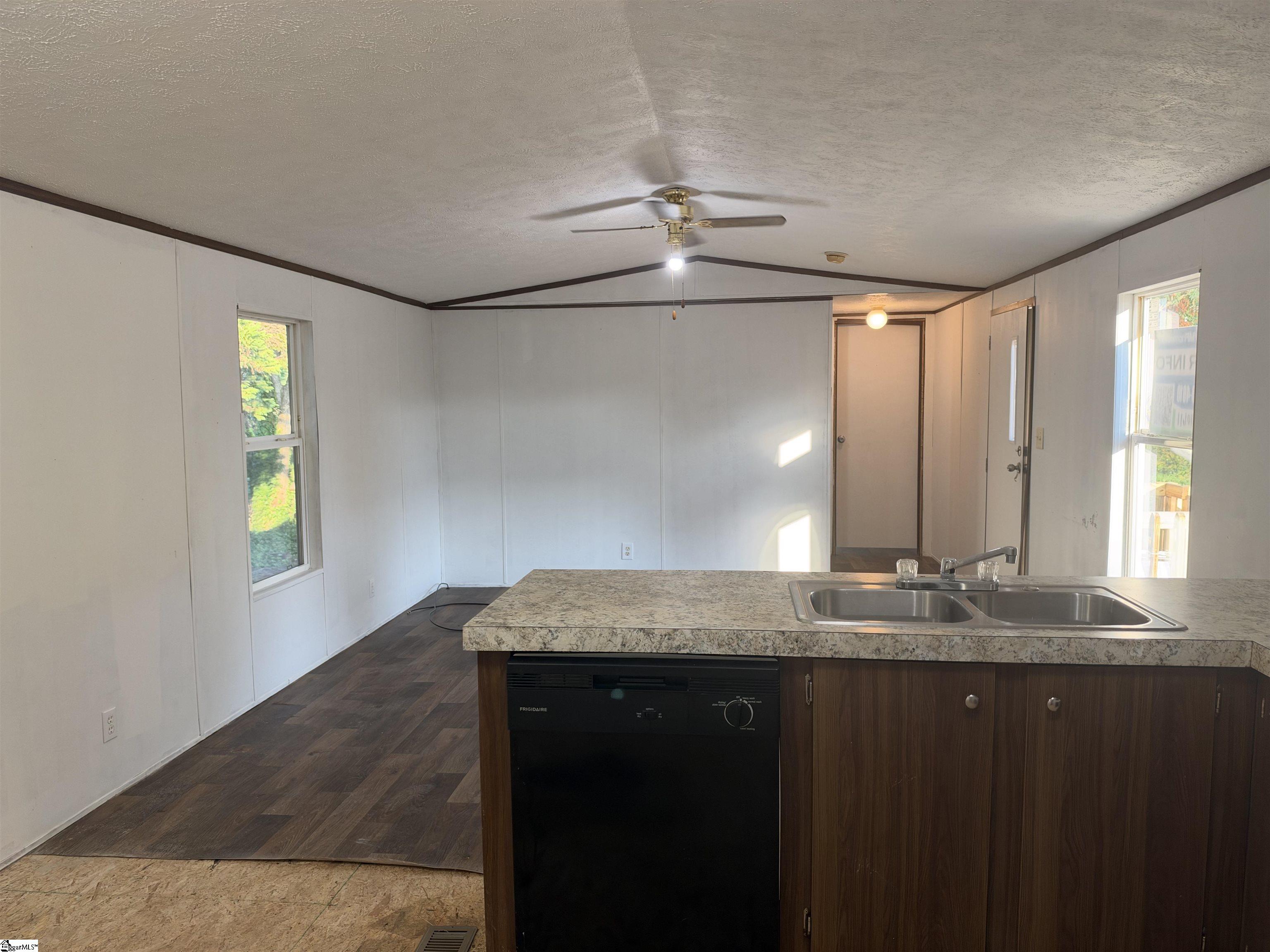 235 Bird Street Property Photo 6