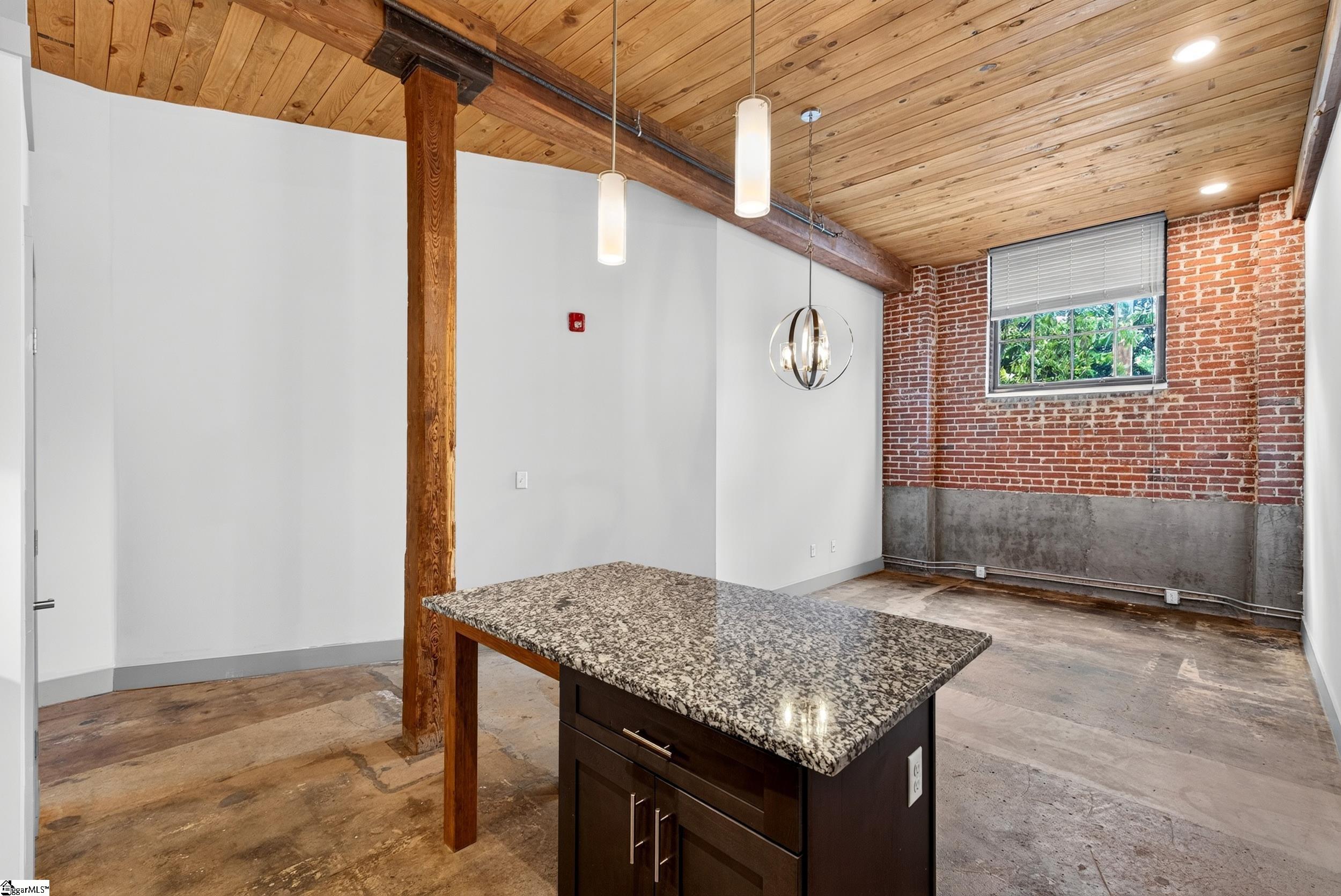 806 Green Avenue Property Photo 8