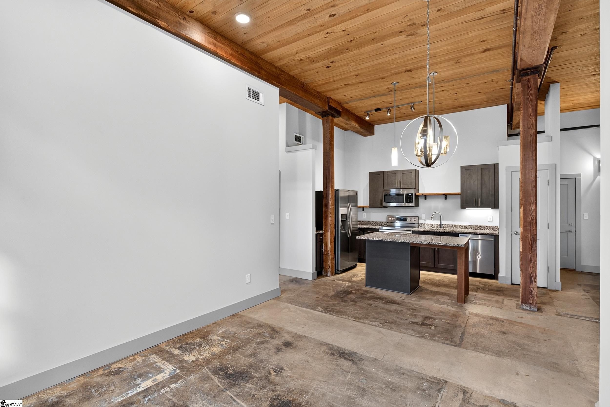 806 Green Avenue Property Photo 9