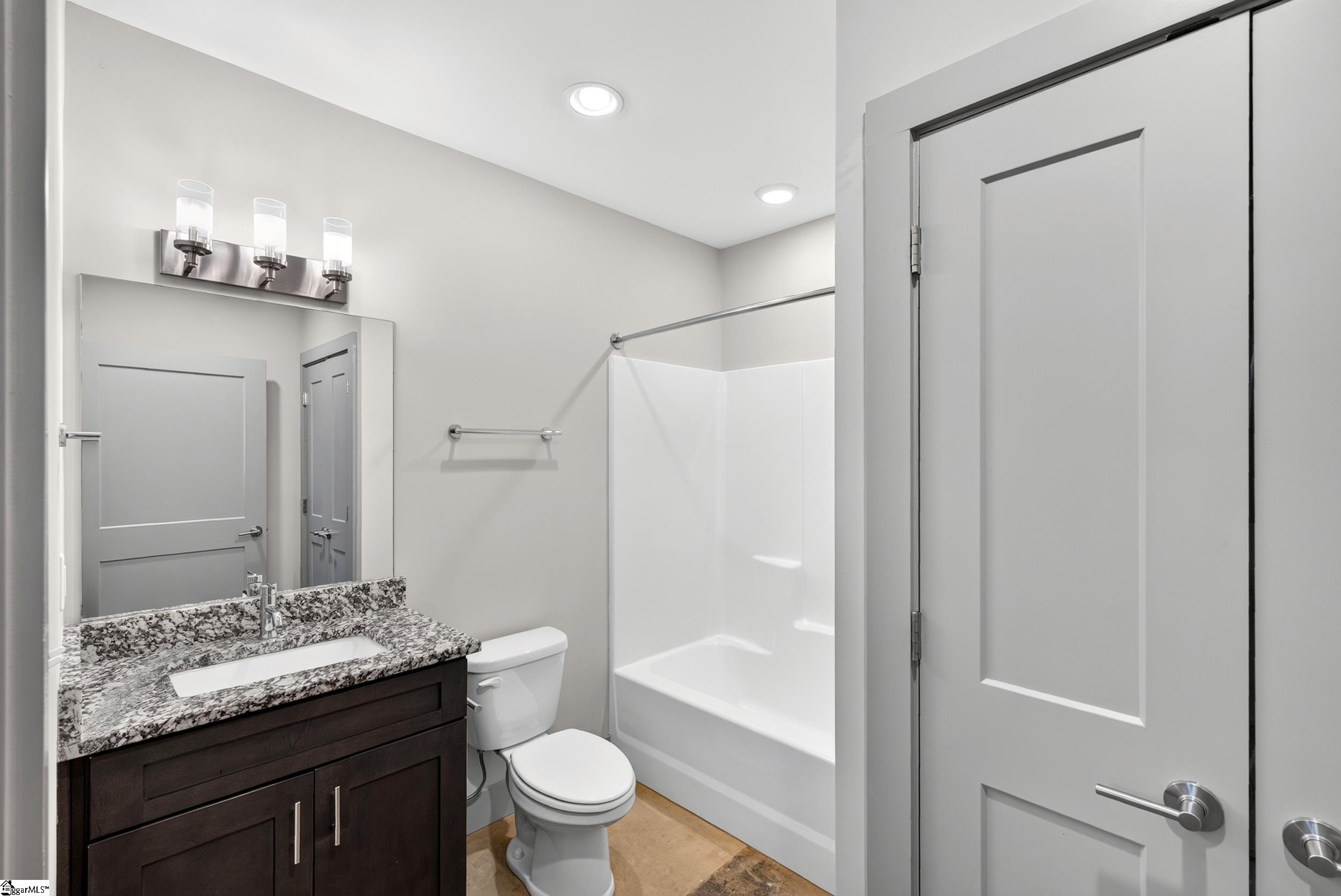 806 Green Avenue Property Photo 15