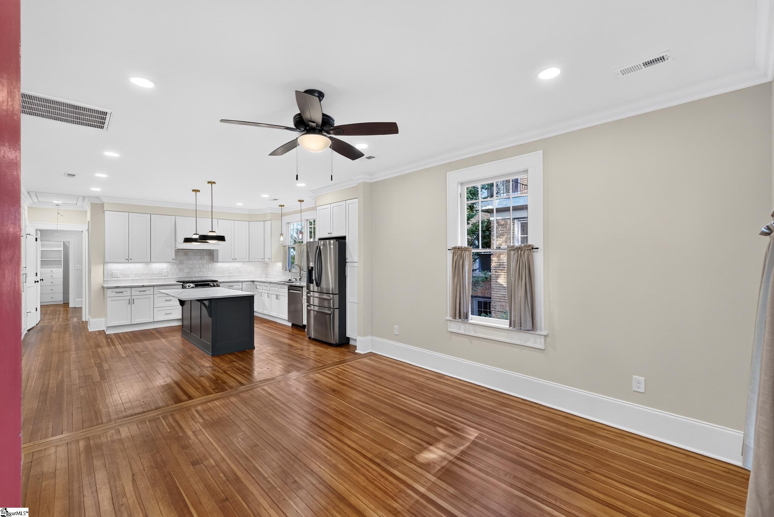 20 E Earle Street Property Photo 7