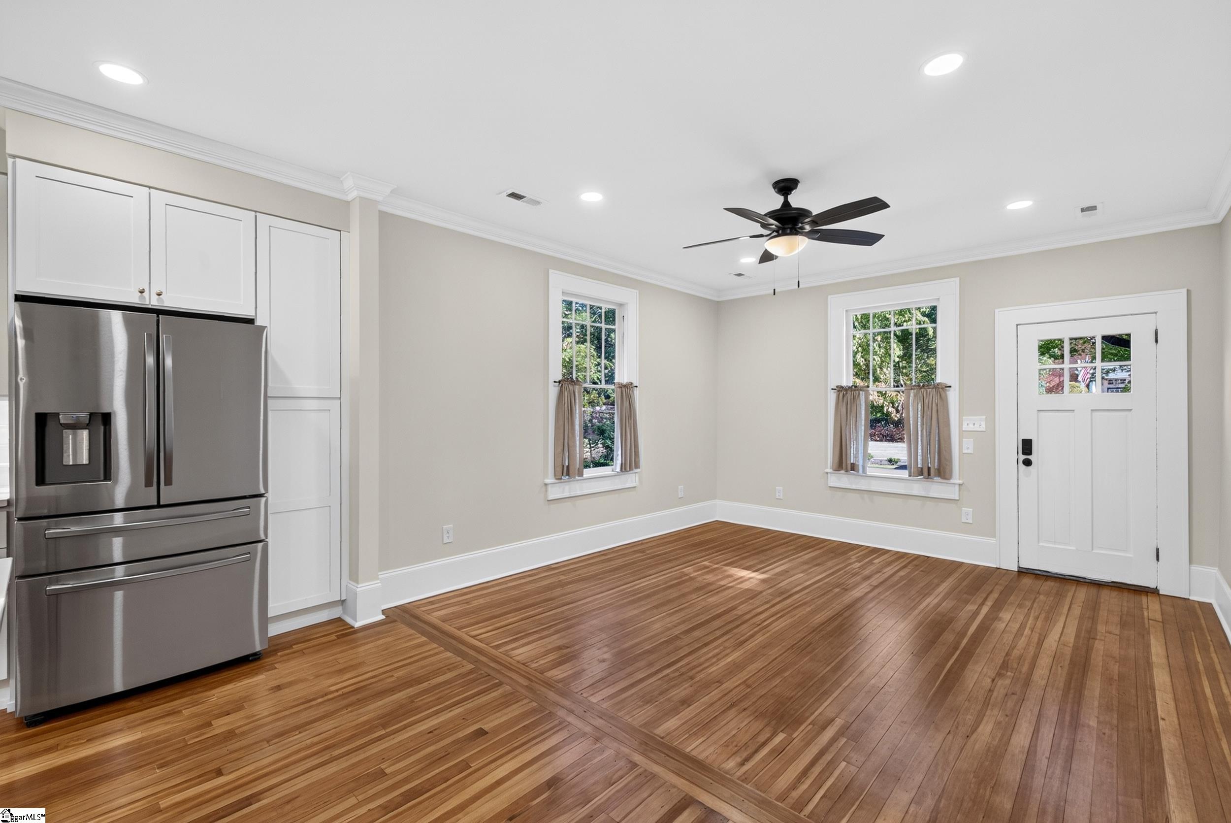 20 E Earle Street Property Photo 8