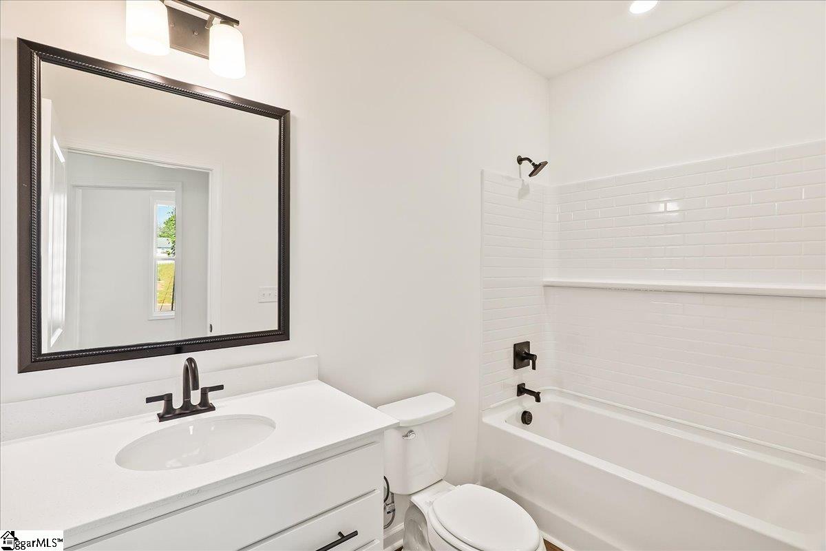 2053 Halton Oaks Drive Property Photo 7