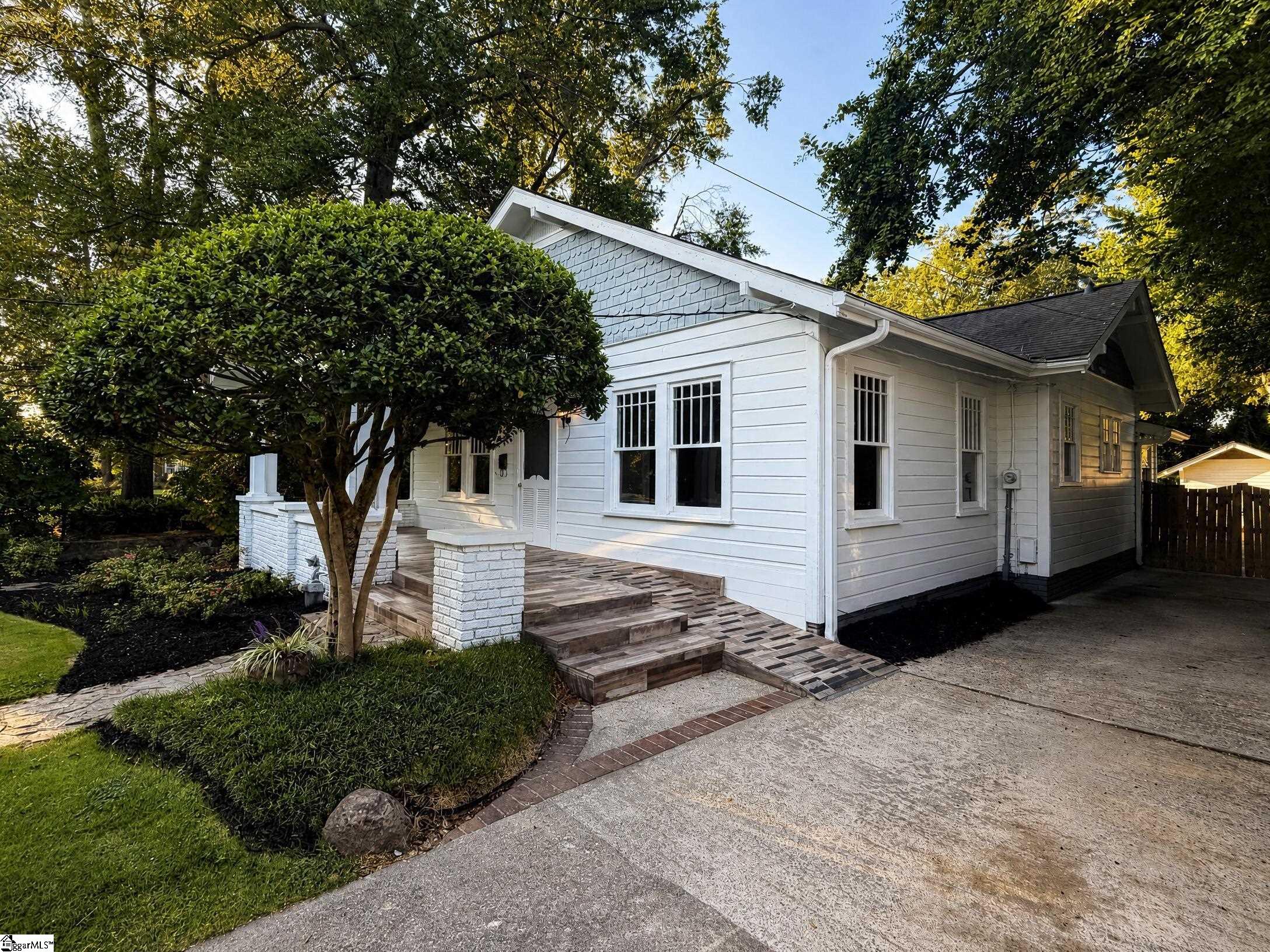 118 E Earle Street Property Photo 2