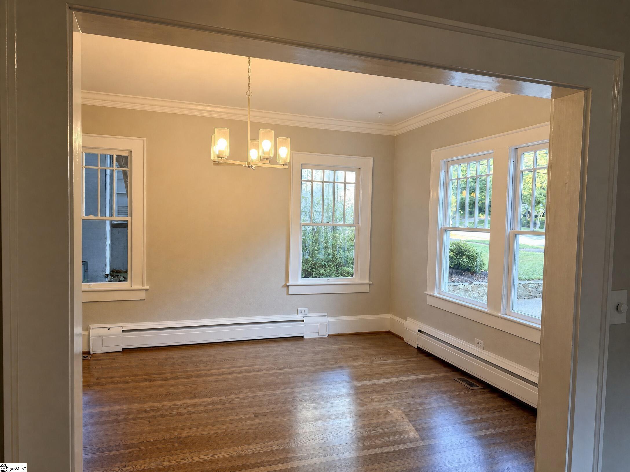 118 E Earle Street Property Photo 8