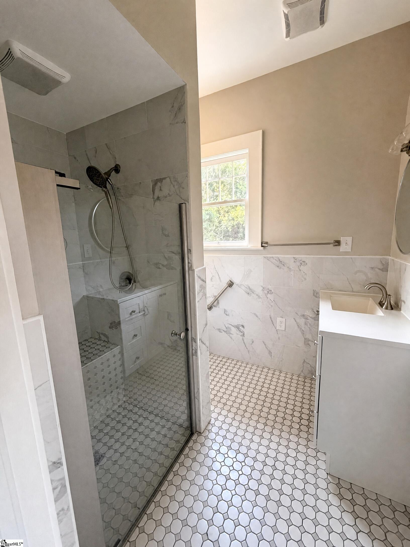 118 E Earle Street Property Photo 23