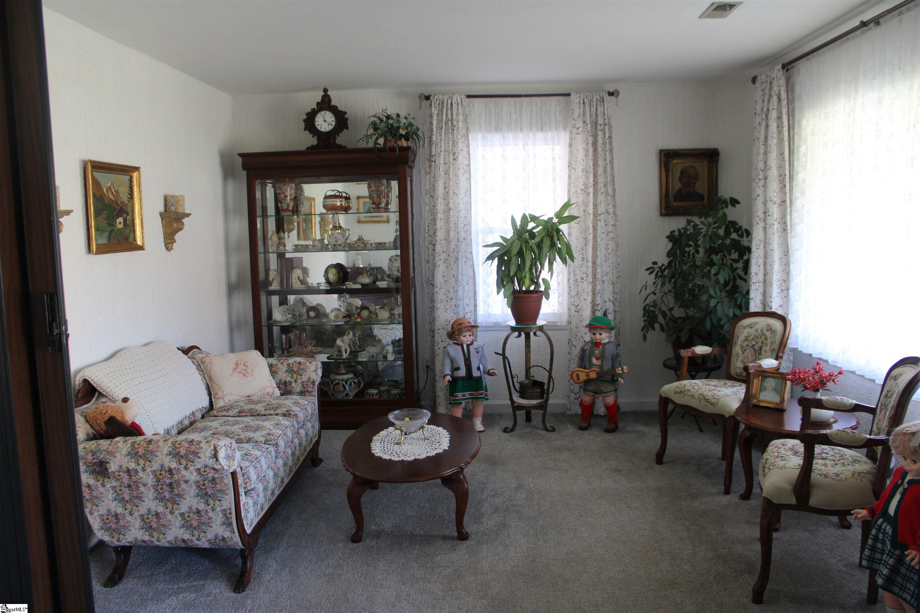 1285 Springdale Road Property Photo 4