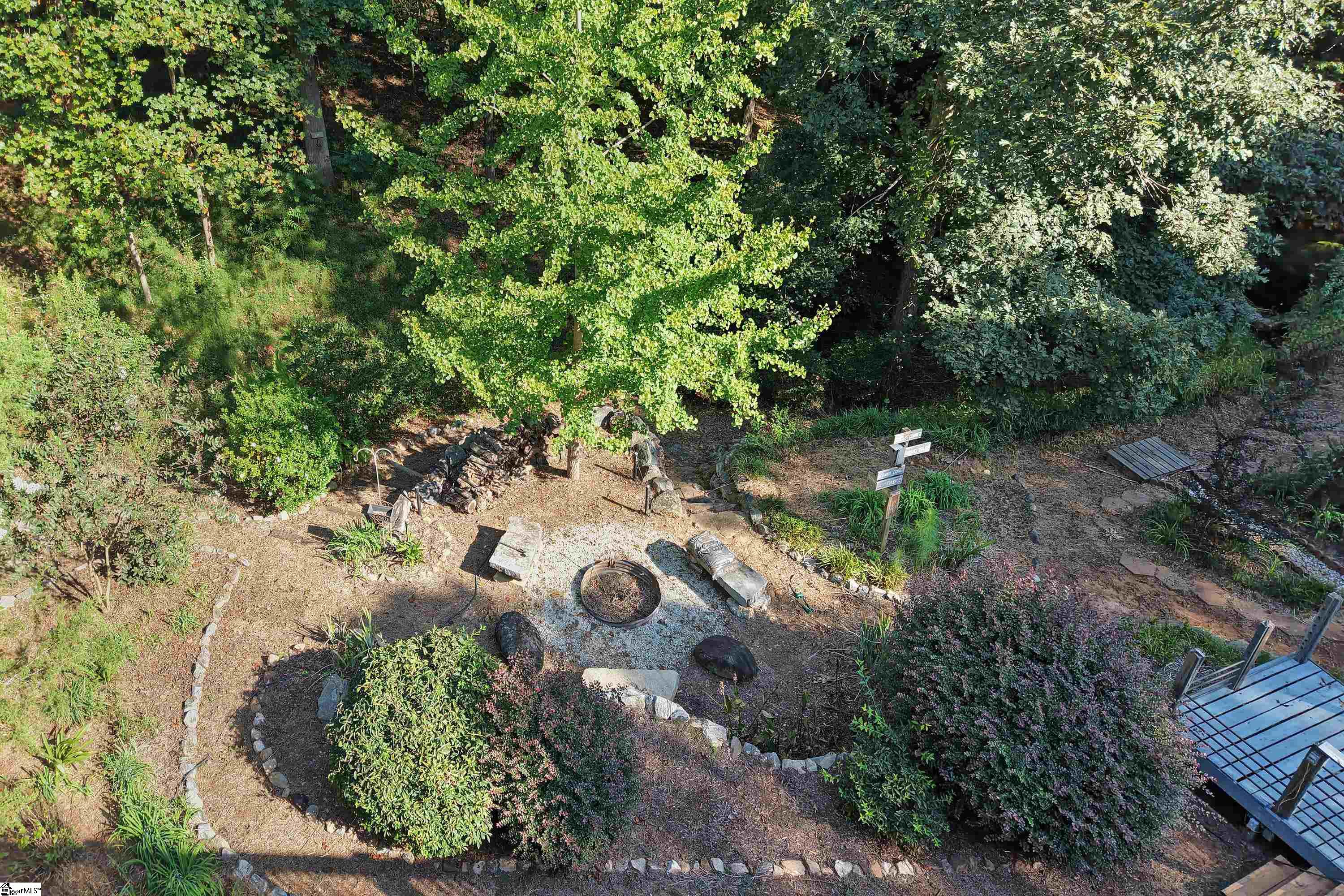 403 Stratford Drive Property Photo 5