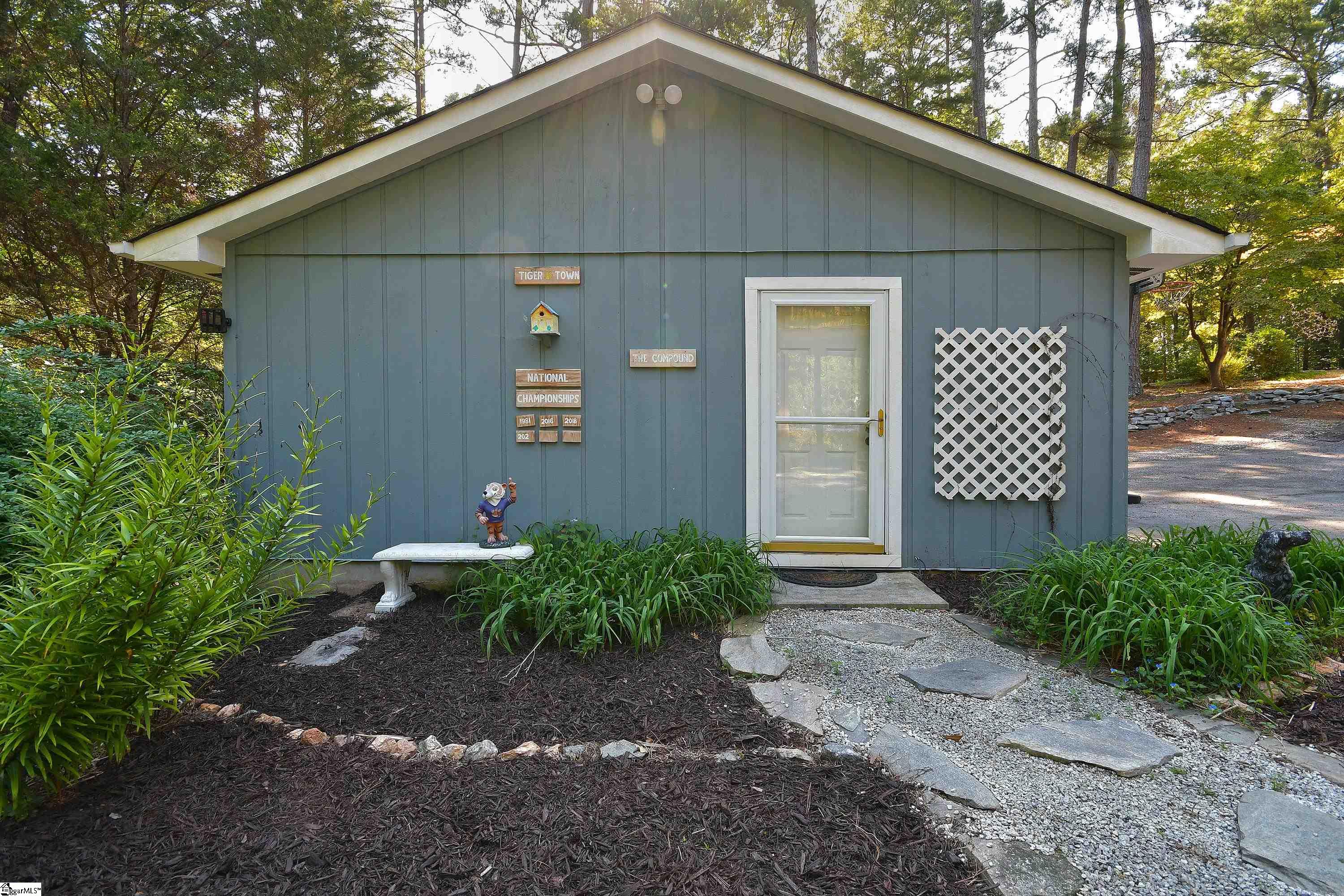 403 Stratford Drive Property Photo 11