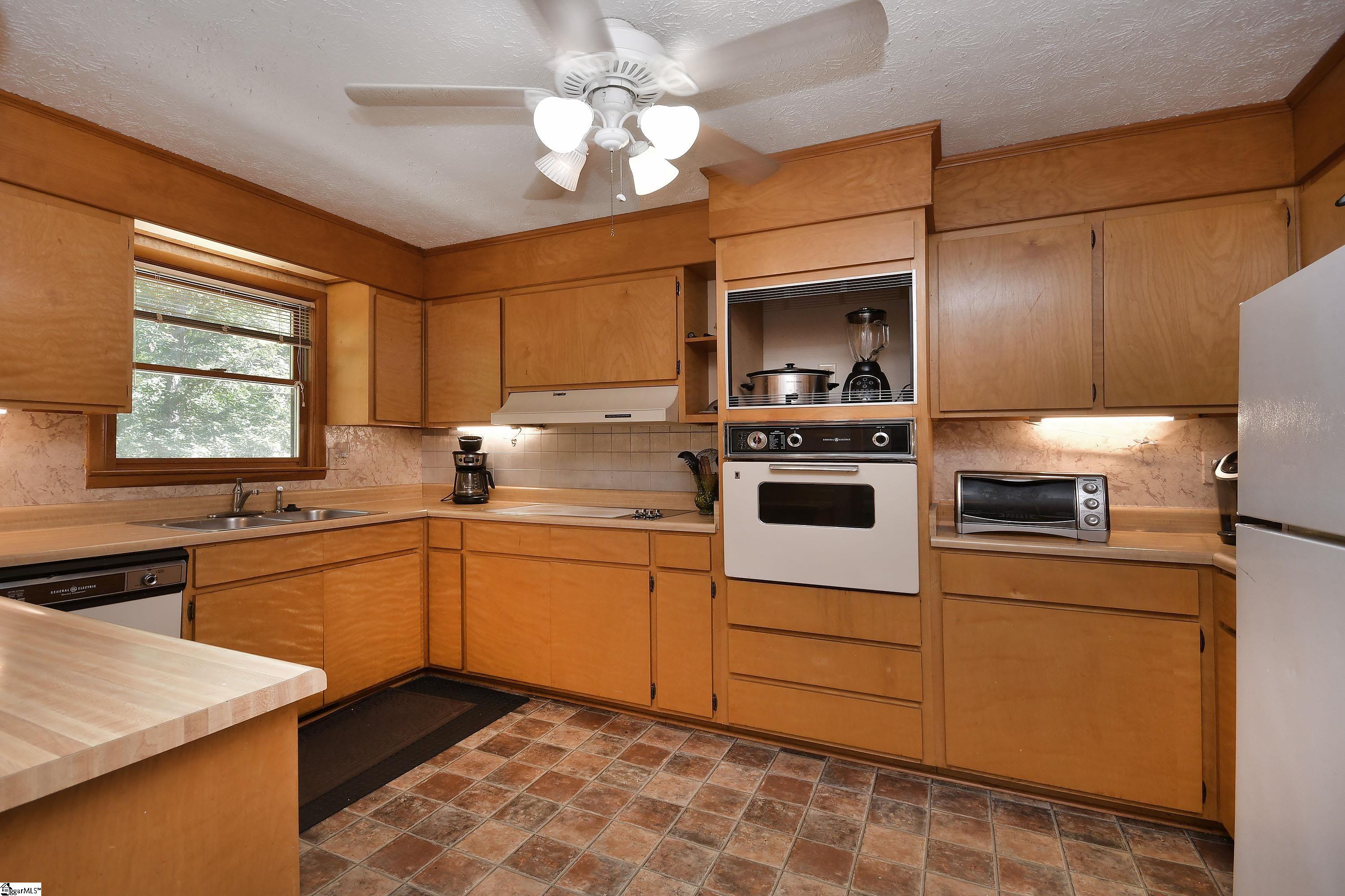 403 Stratford Drive Property Photo 25